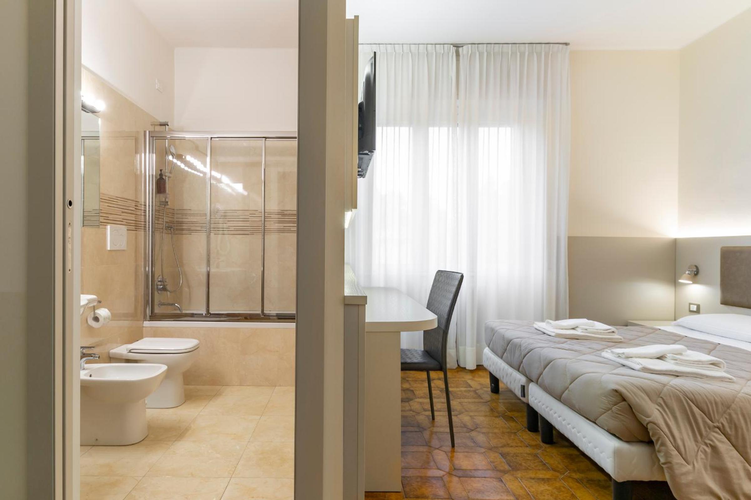 Superior Triple Room - Photo 13