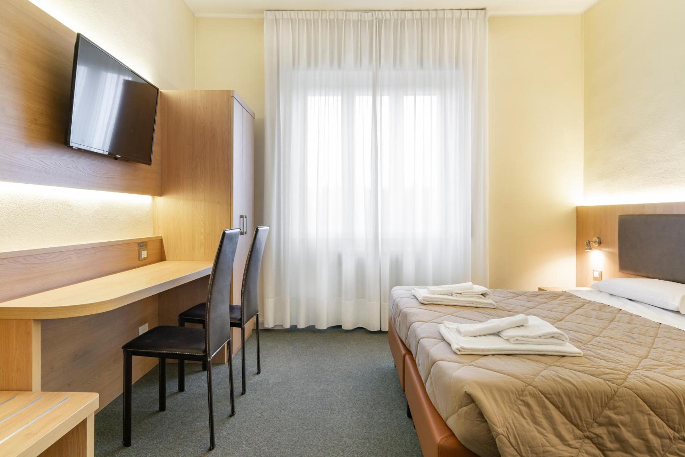 Superior Triple Room - Photo 11