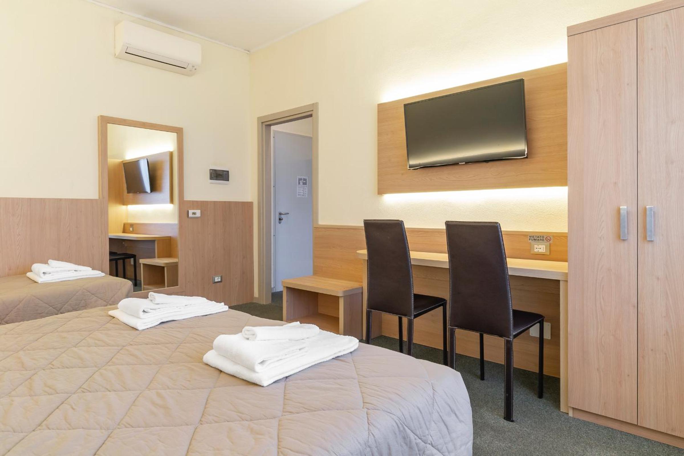 Superior Triple Room - Photo 10