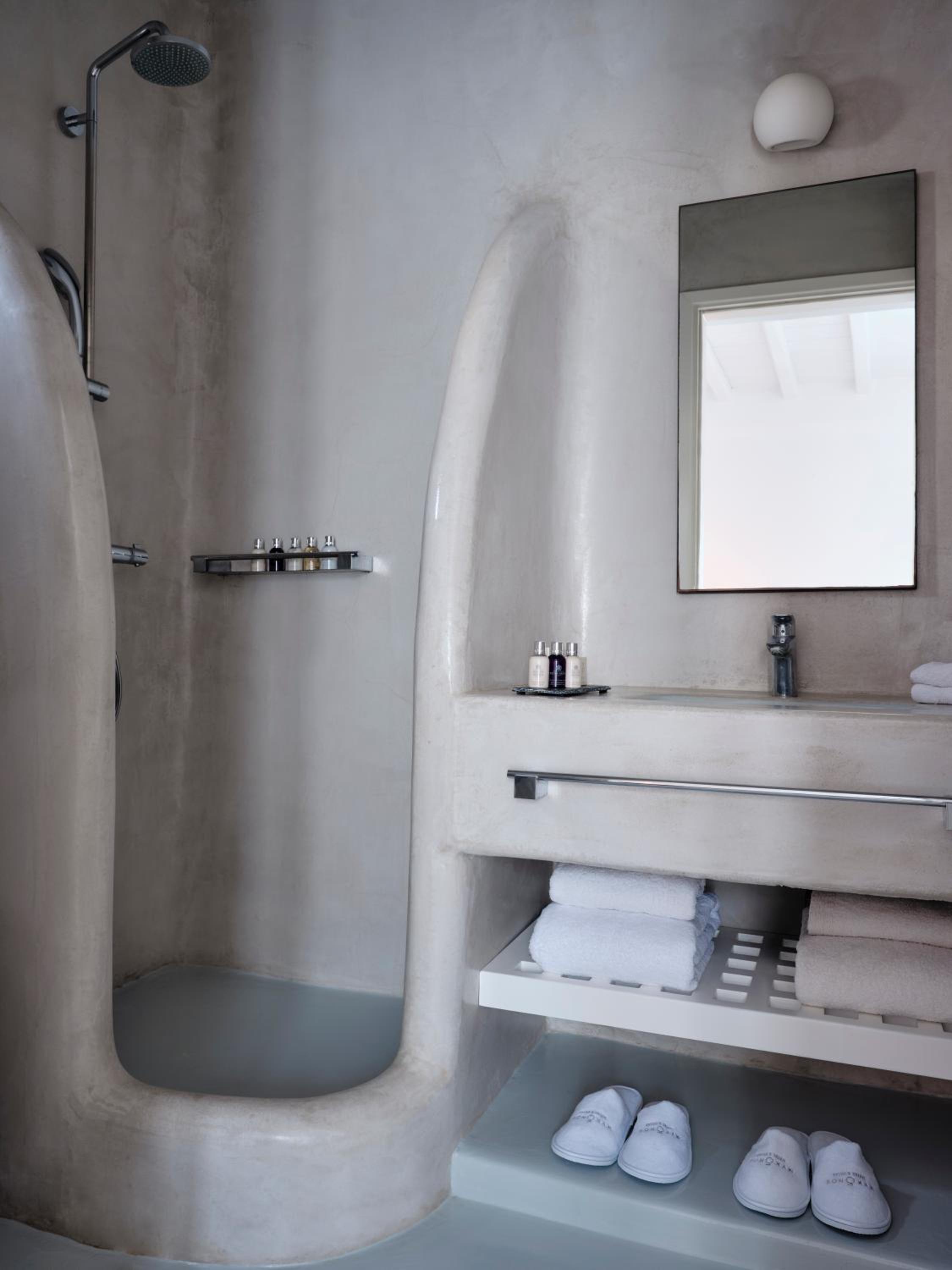 Deluxe Double Room with Sea View - Photo 4