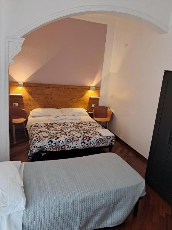 Basic Triple Room with Shared Bathroom photo 2