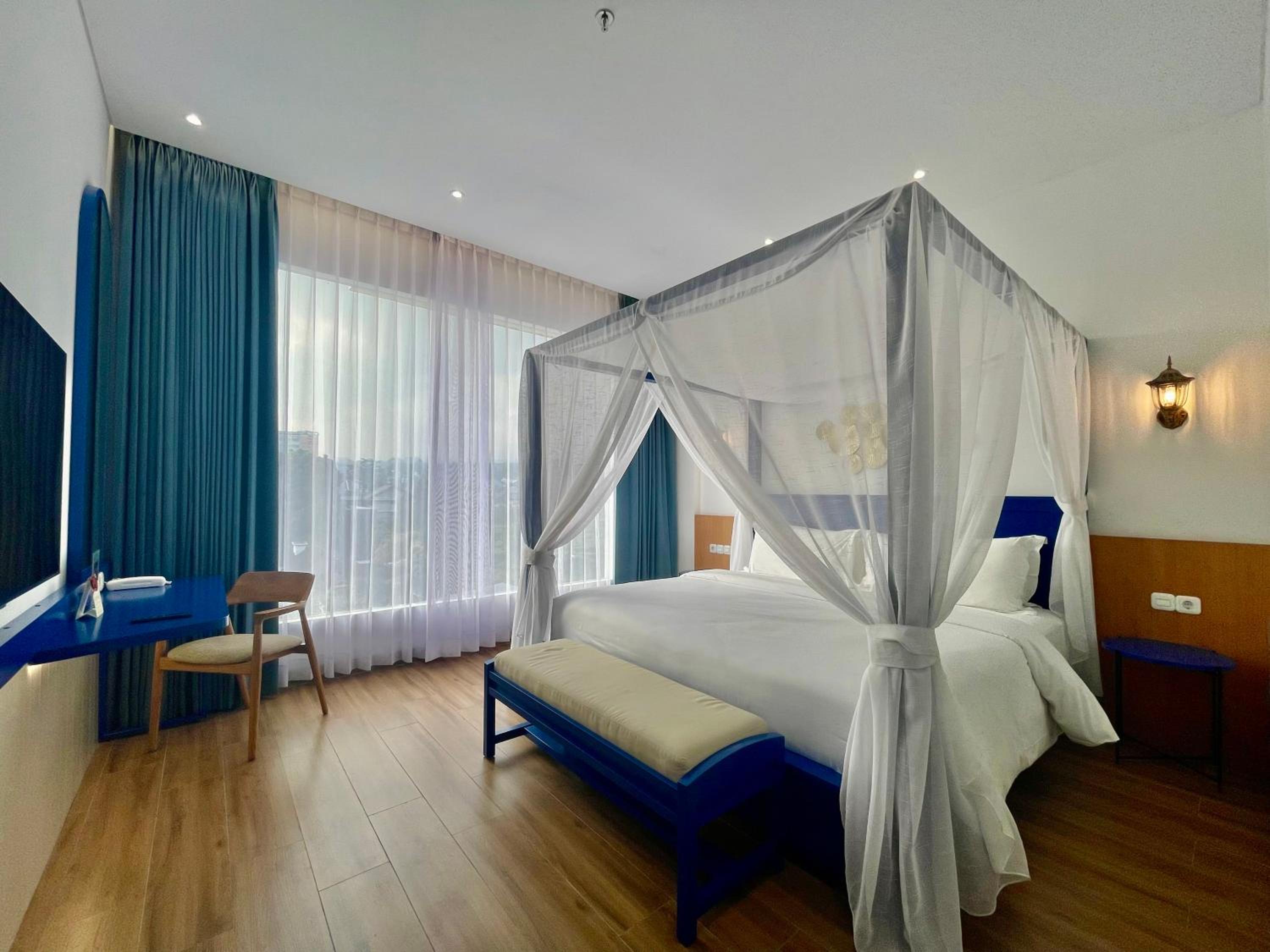 Suite Santorini King Bed