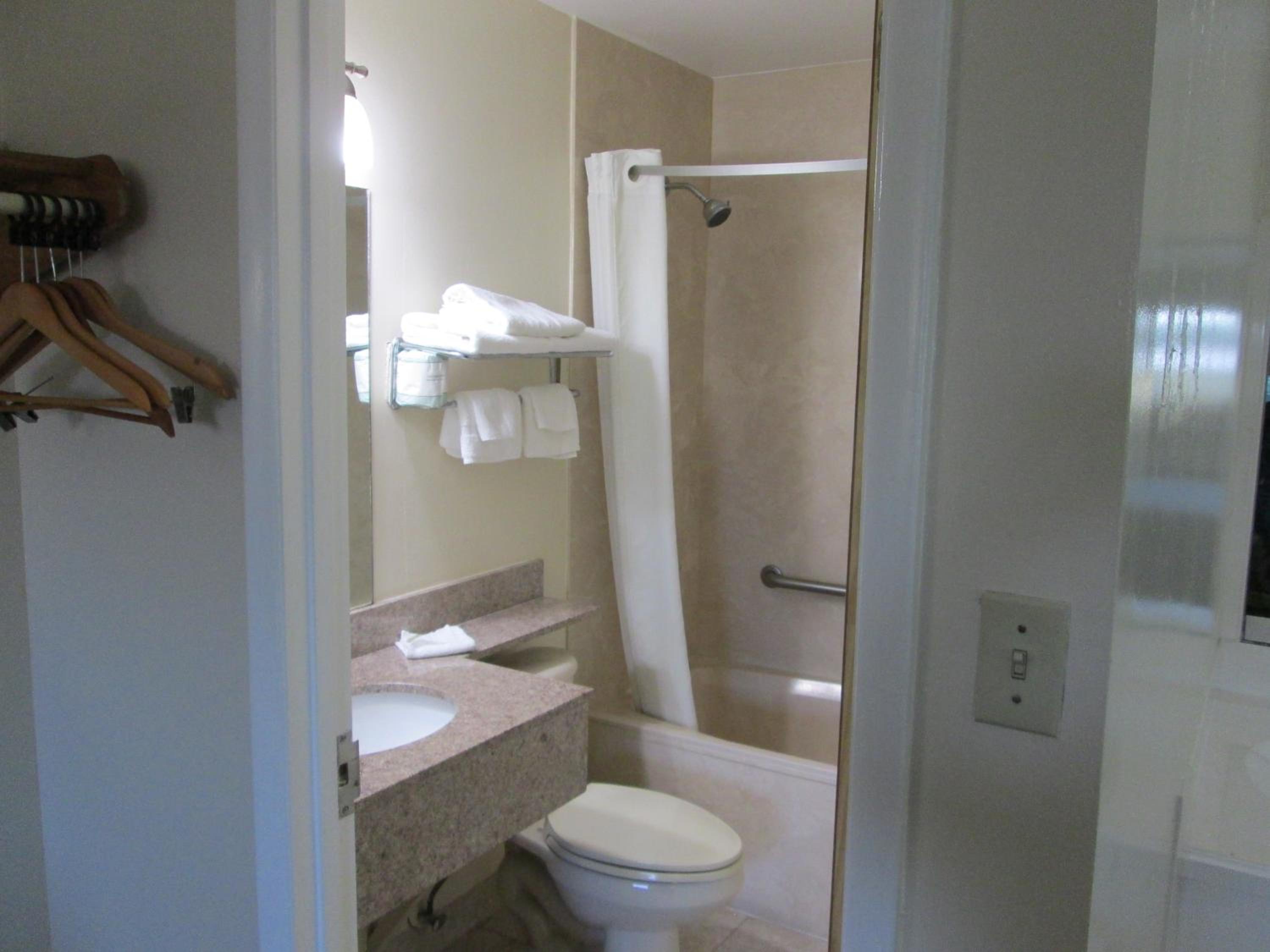 Two Double Beds - Non-Smoking photo 1