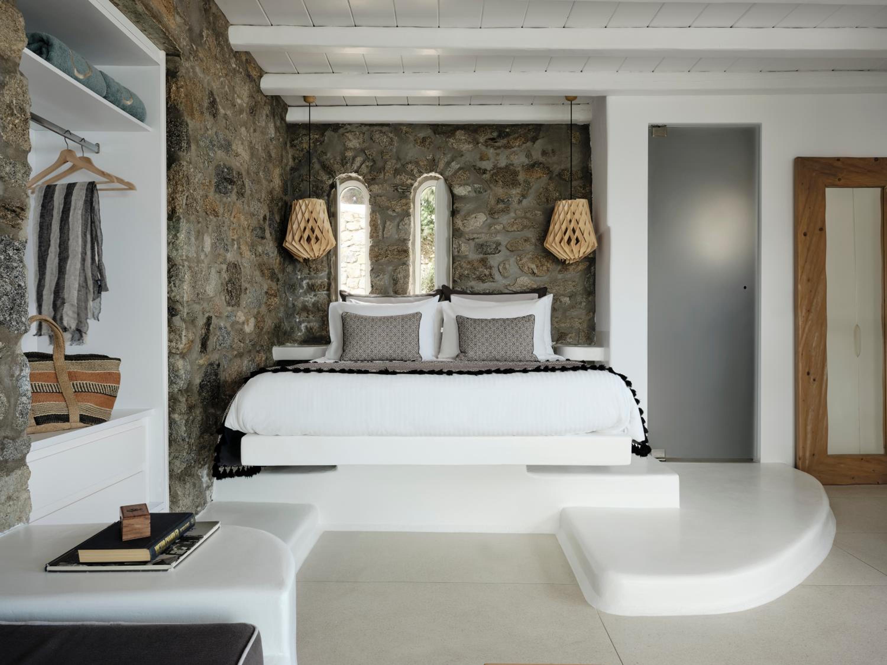 Corner Suite with Sea View with Sharing Pool - Photo 1