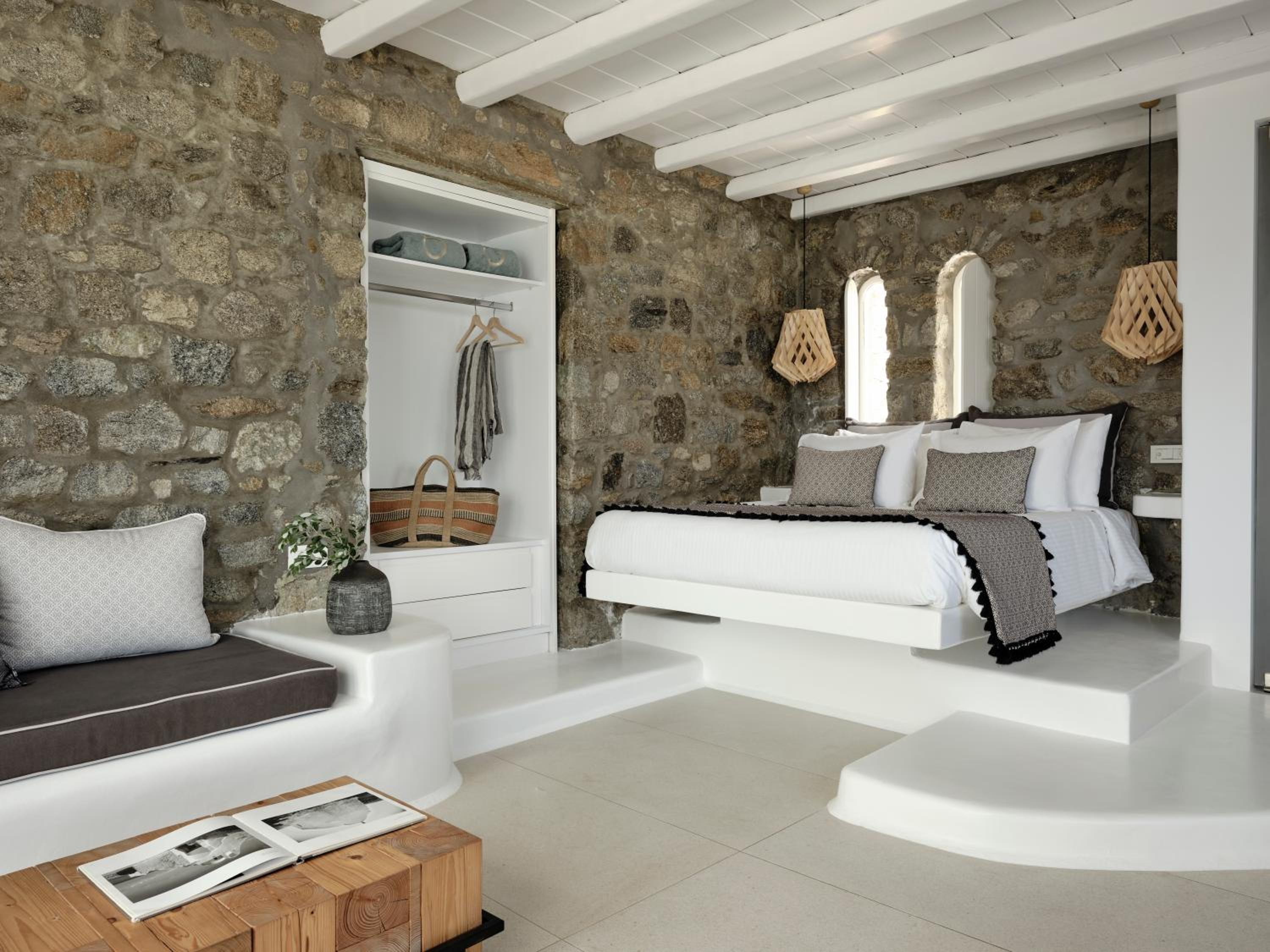 Corner Suite with Sea View with Sharing Pool - Photo 9