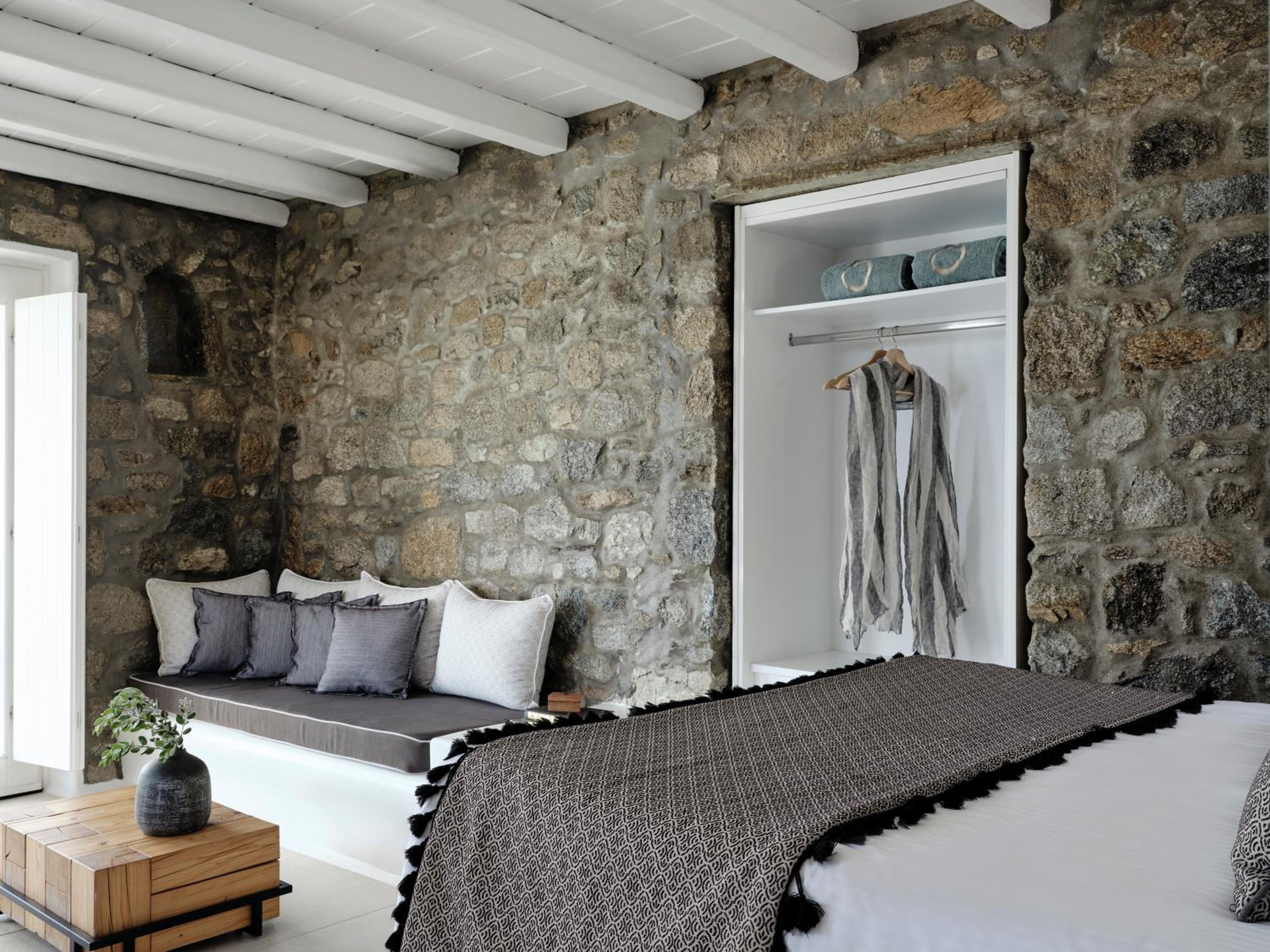Corner Suite with Sea View with Sharing Pool - Photo 10