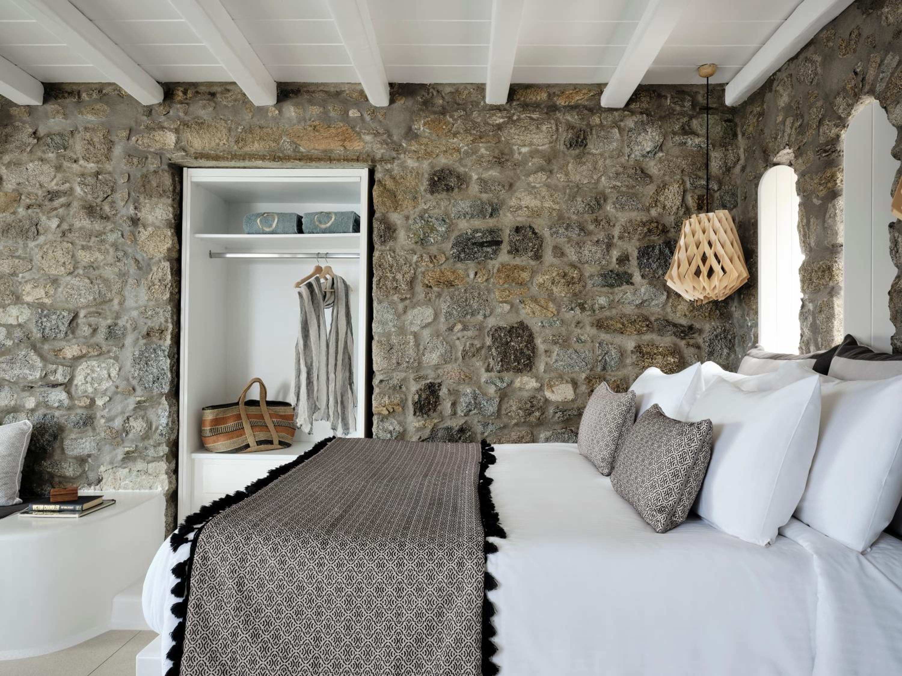 Corner Suite with Sea View with Sharing Pool - Photo 5