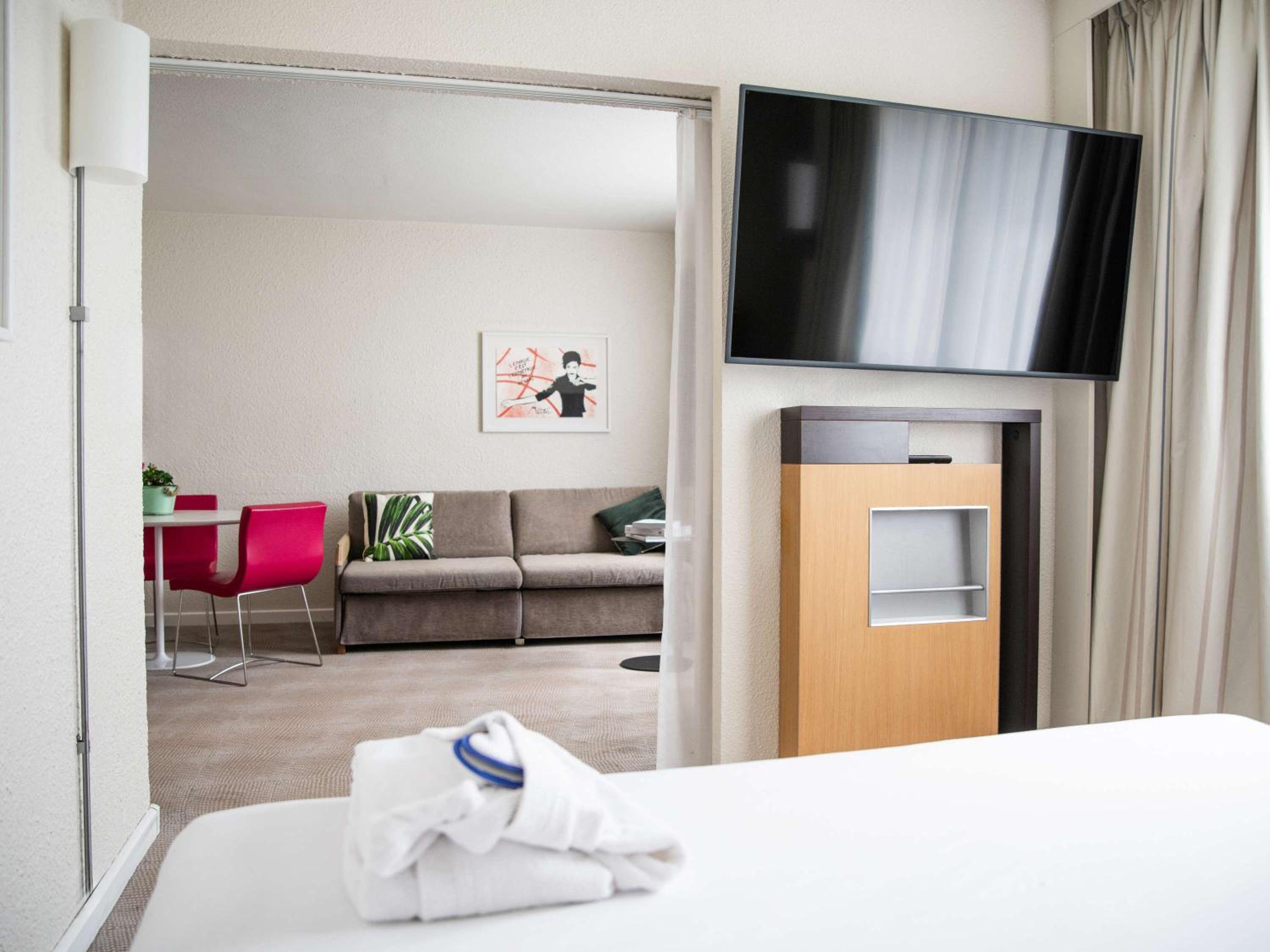Suite with One Double Bed and Sofa Bed - Photo 1