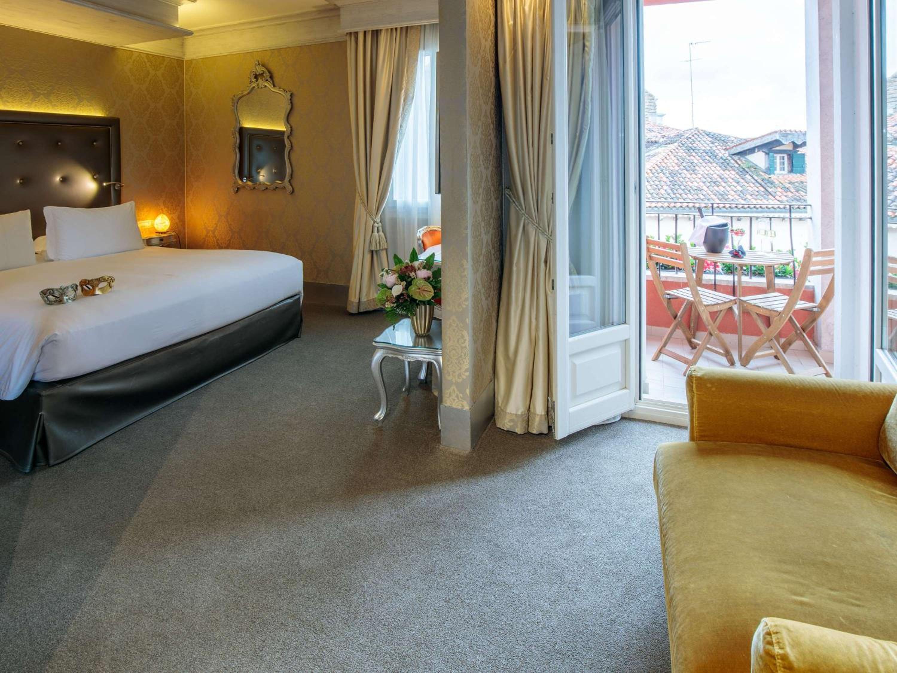 Deluxe Triple Room with Canal View