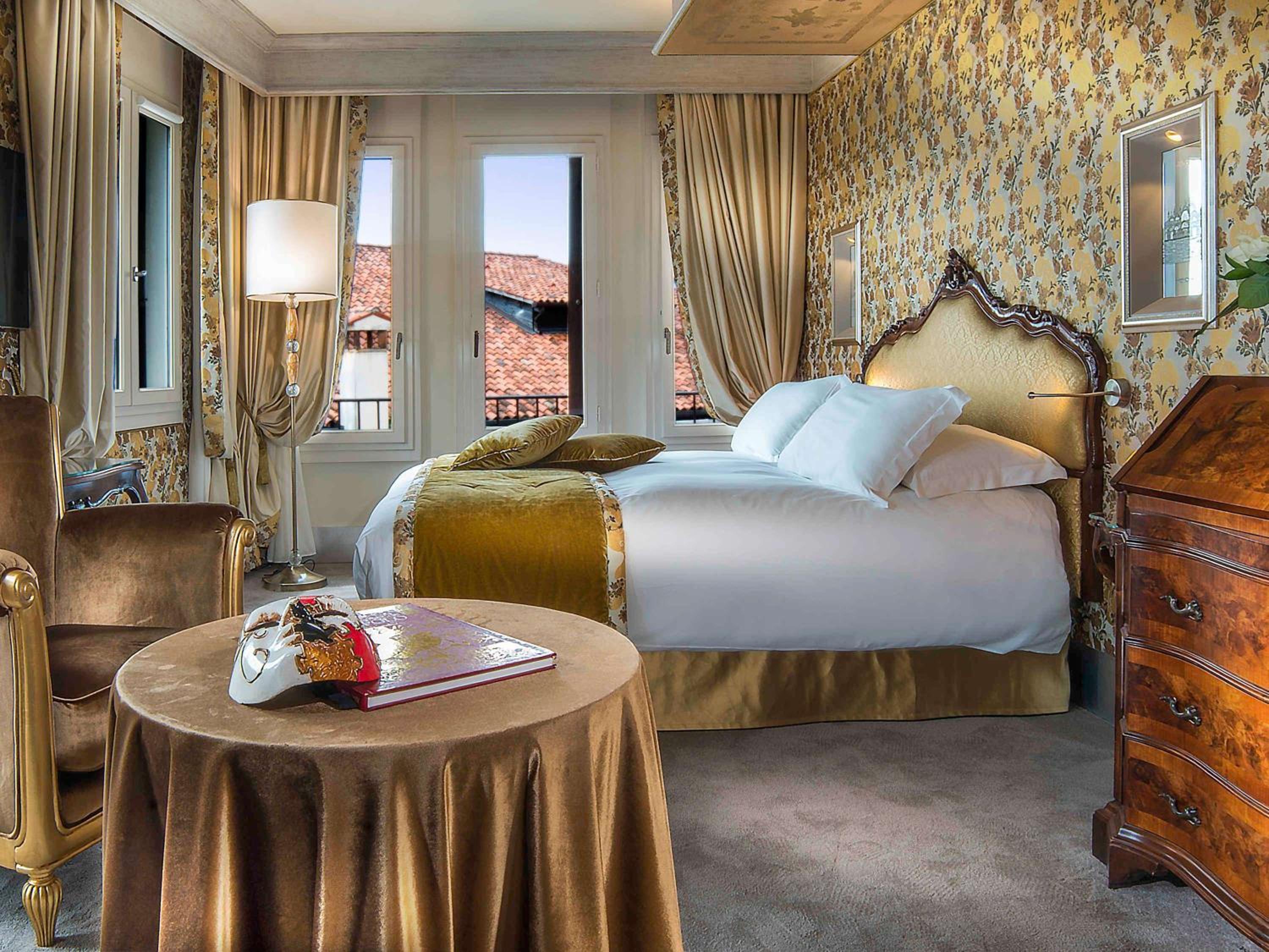 Deluxe Suite with Canal View
