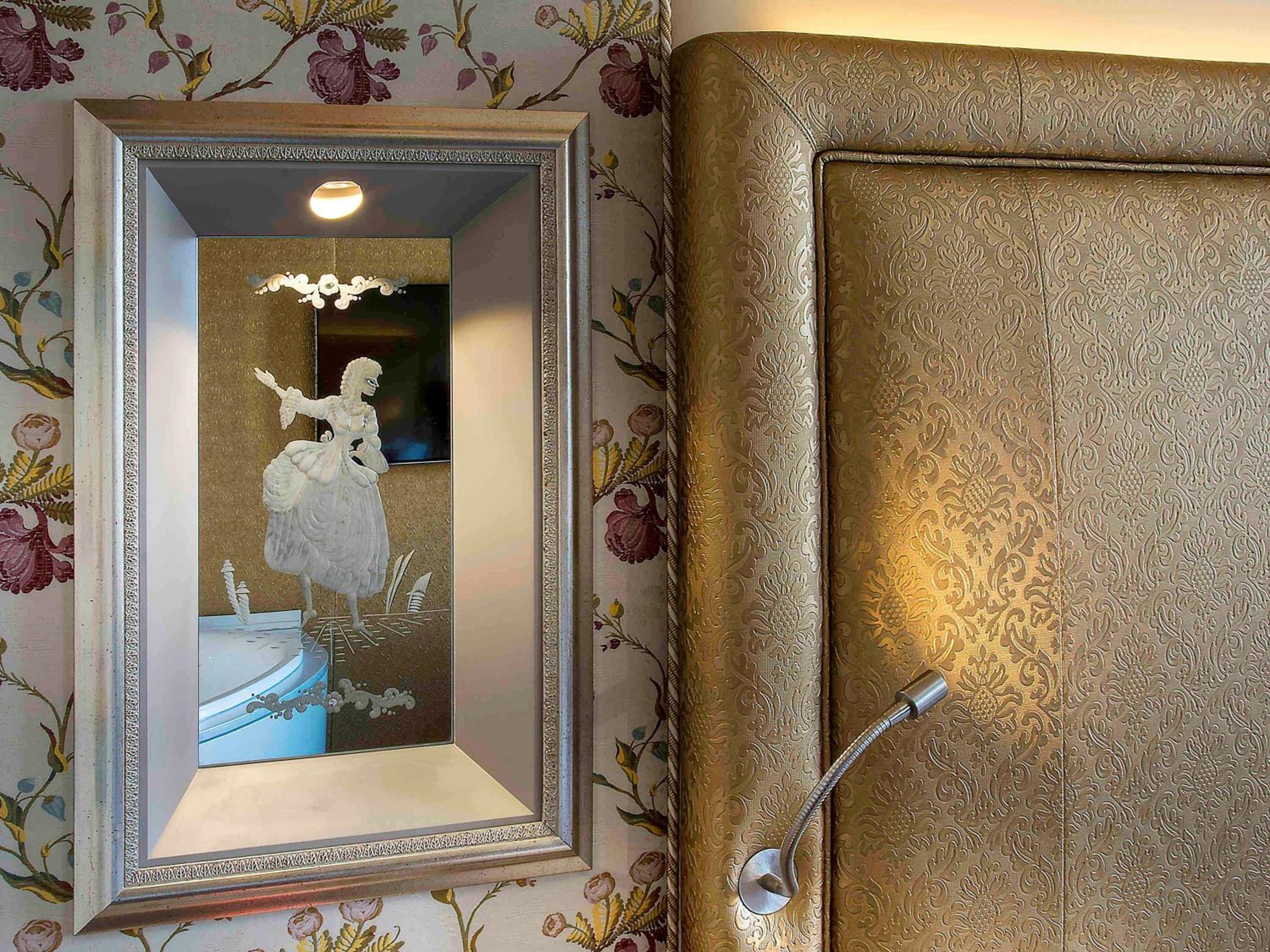 Superior Triple Room with Park View thumbnail 5