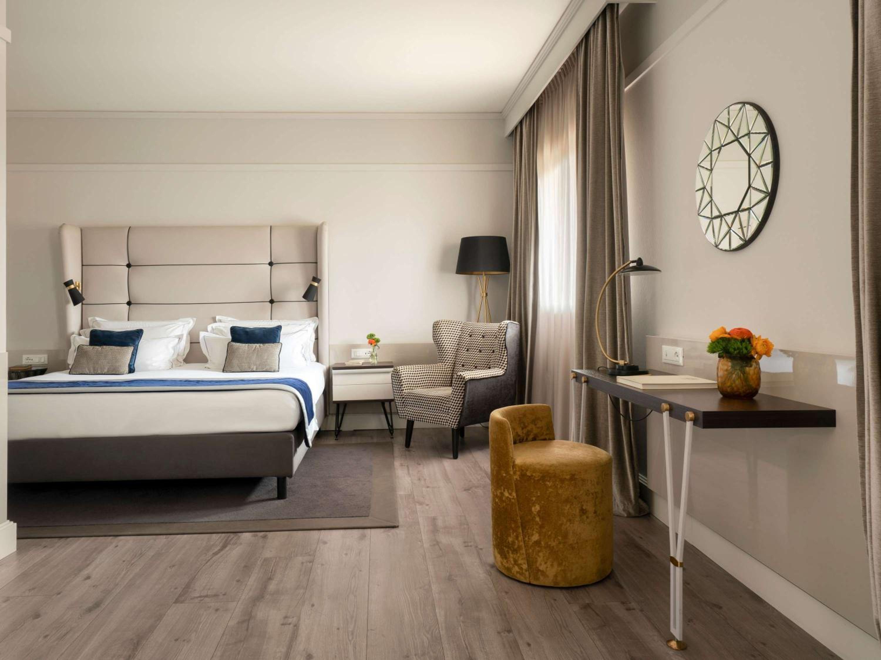 Junior King Suite - Non-Smoking - Photo 19