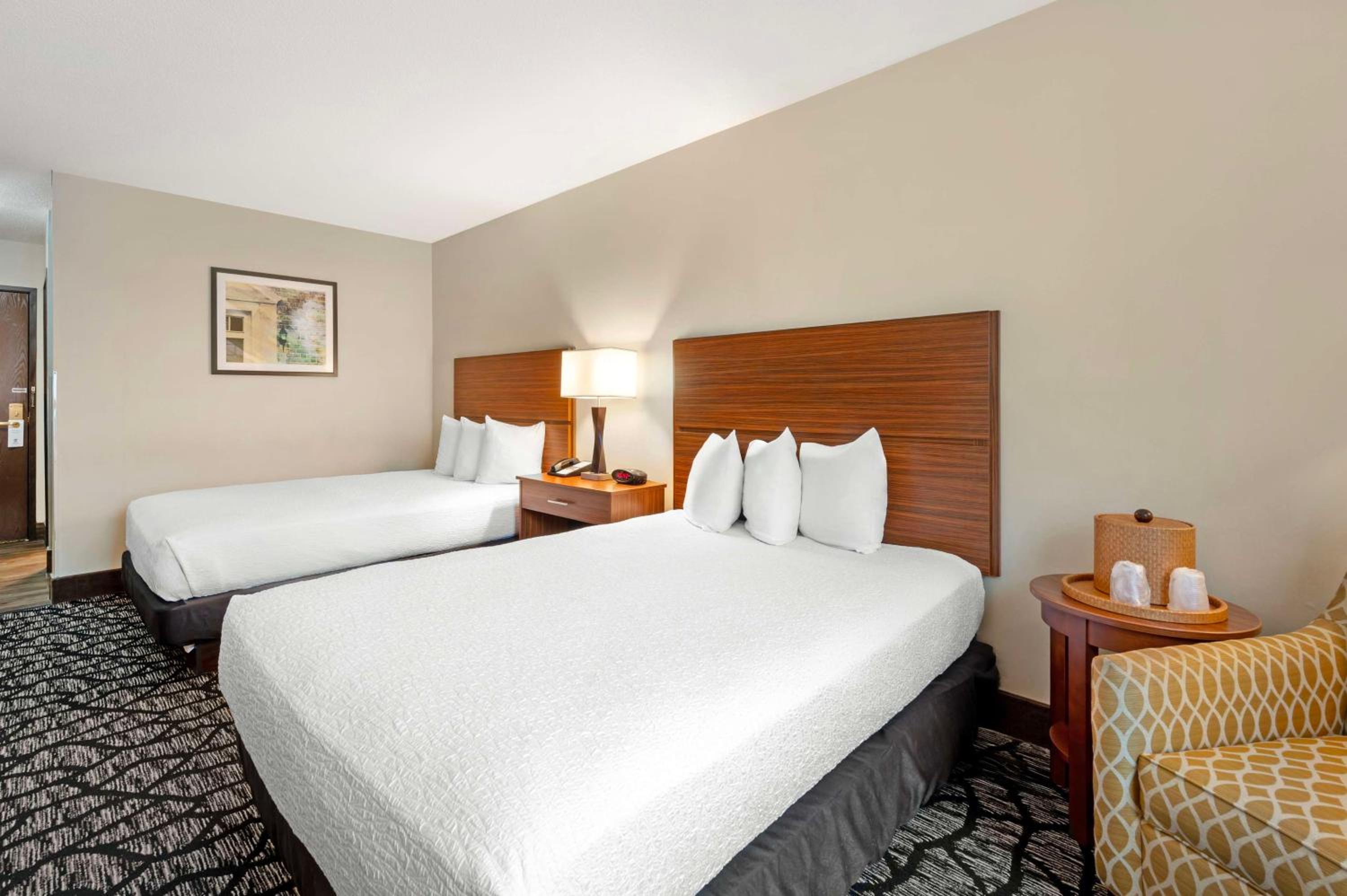 Double Room with Two Double Beds - Photo 7