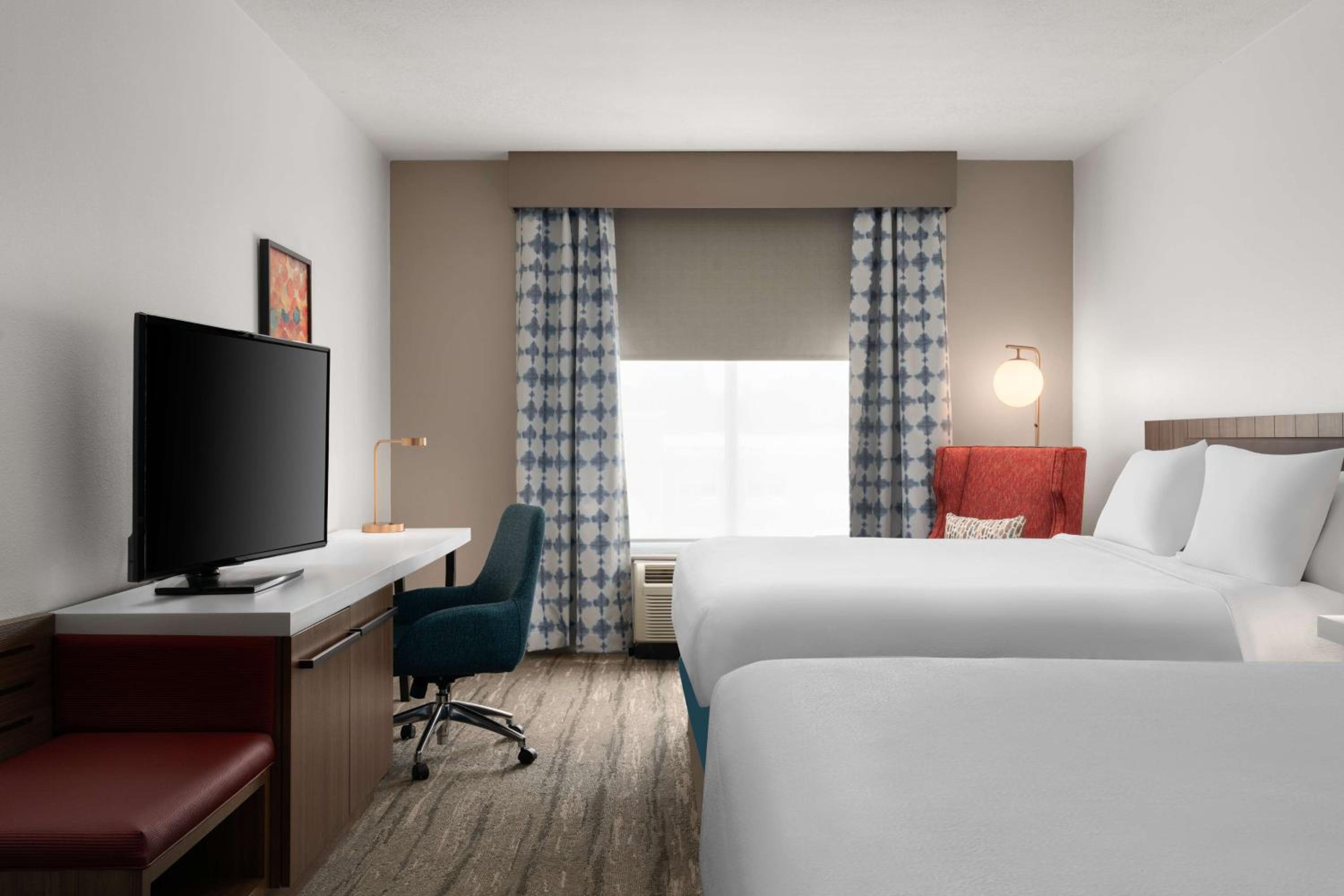 King Room with Two King Beds - Photo 1