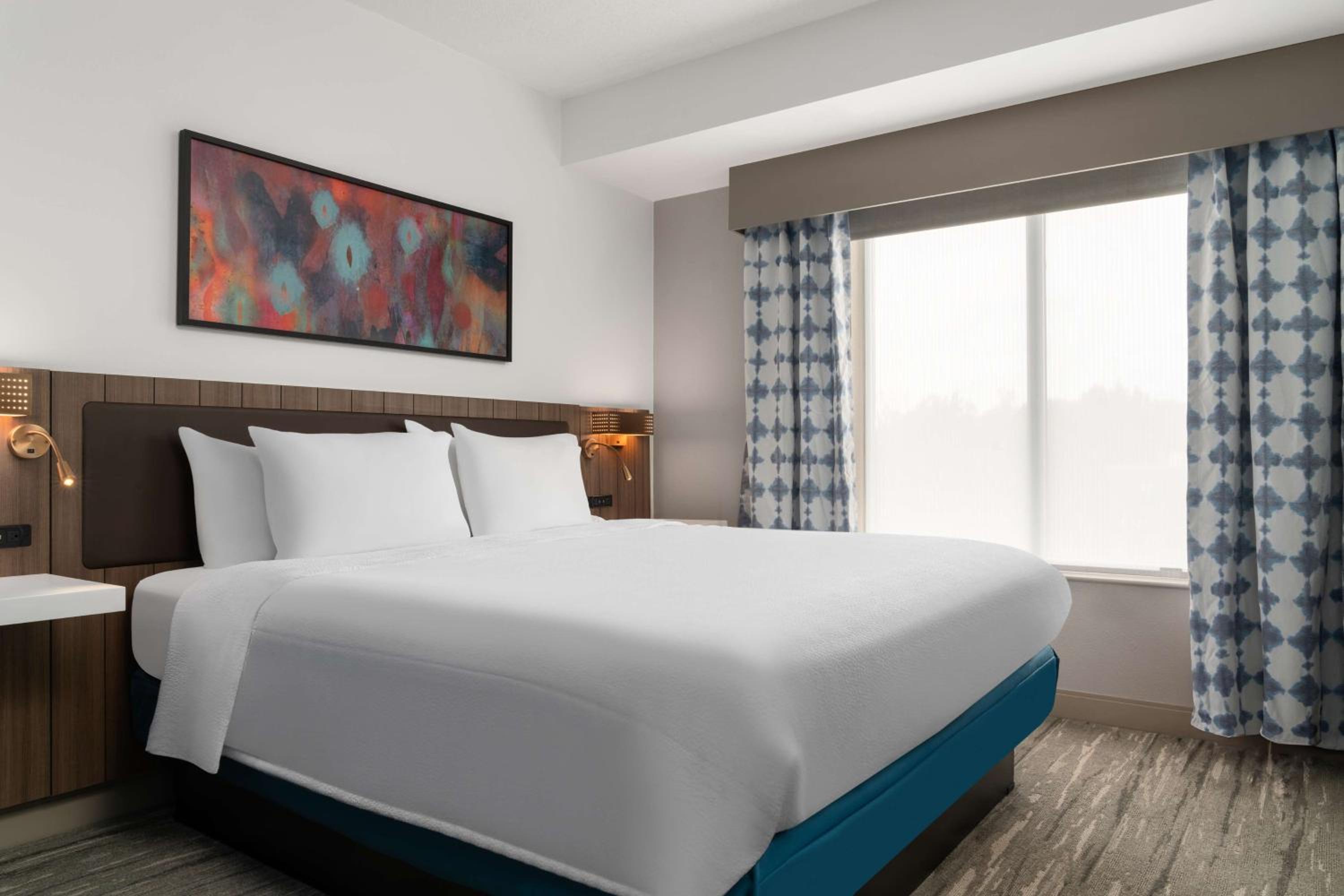 Junior King Suite - Non-Smoking - Photo 4