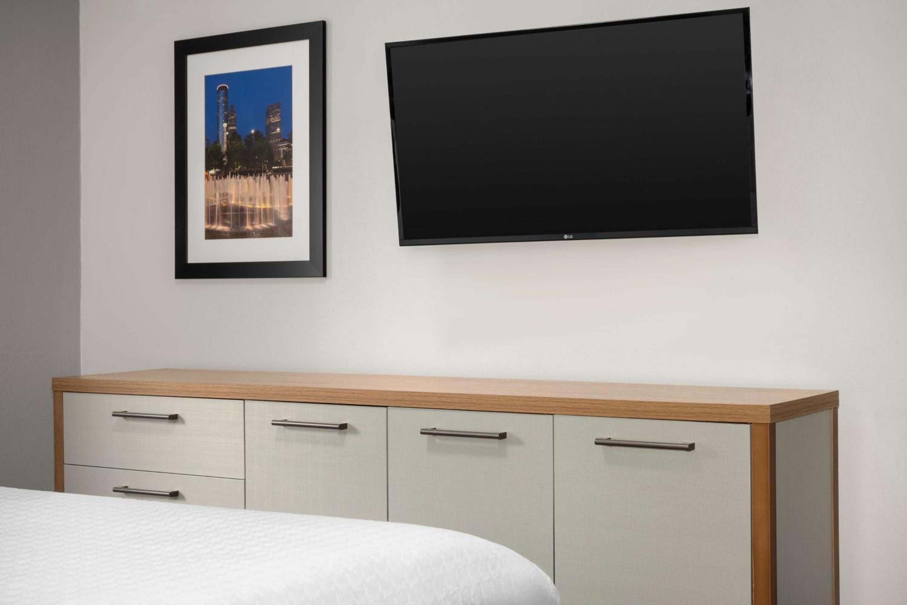 One-Bedroom King Deluxe Suite