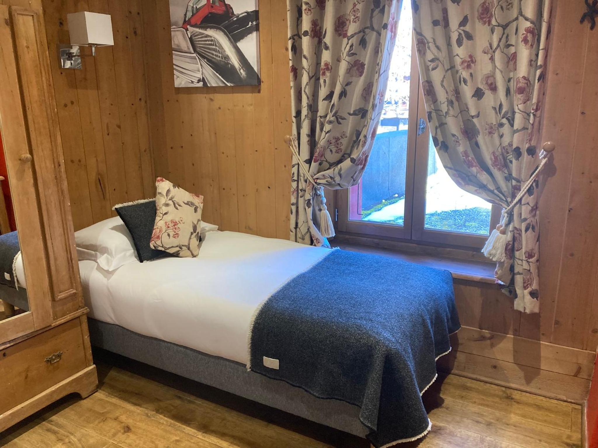 Twin Room - Photo 3