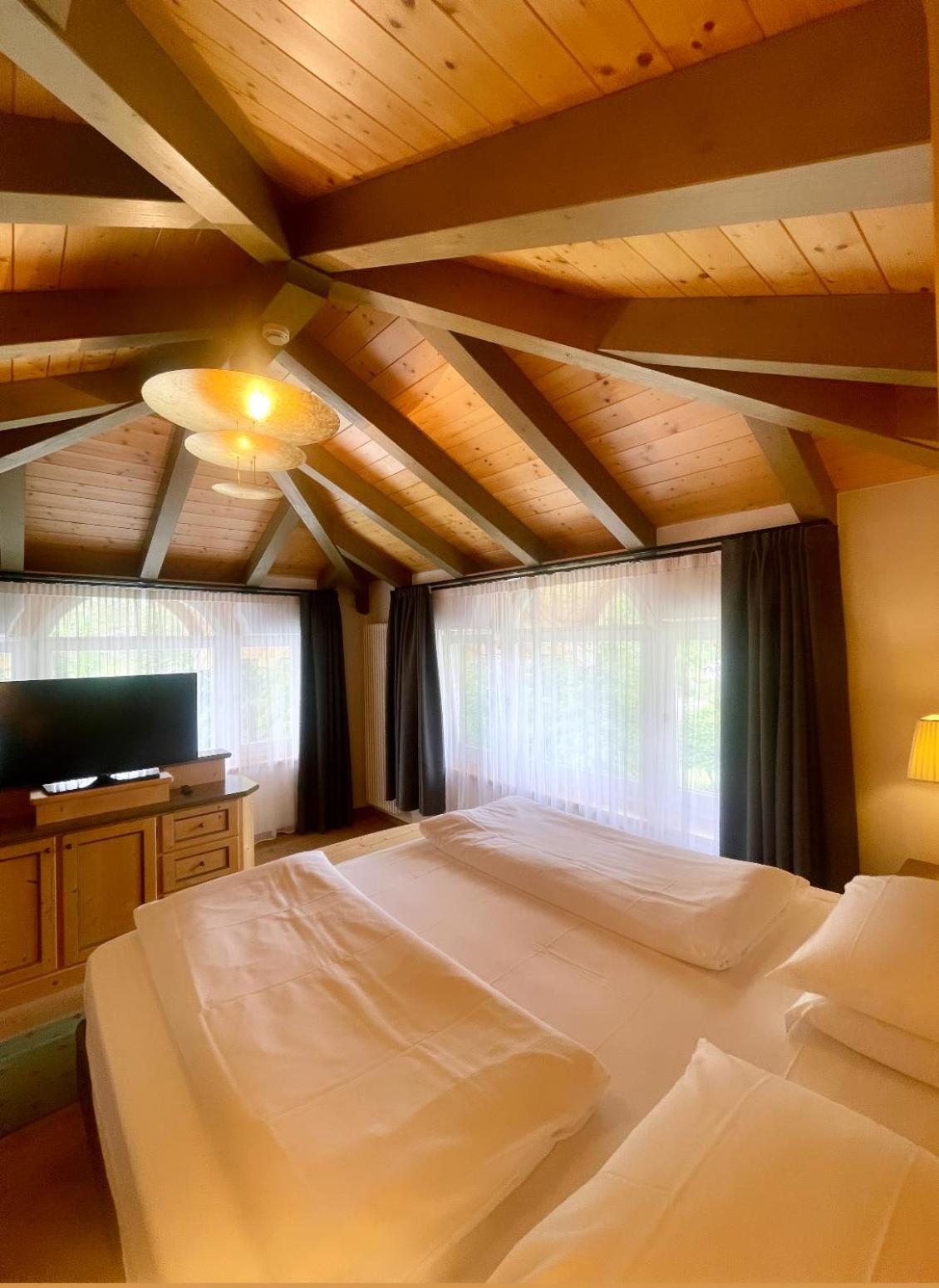 Superior Suite - Photo 2