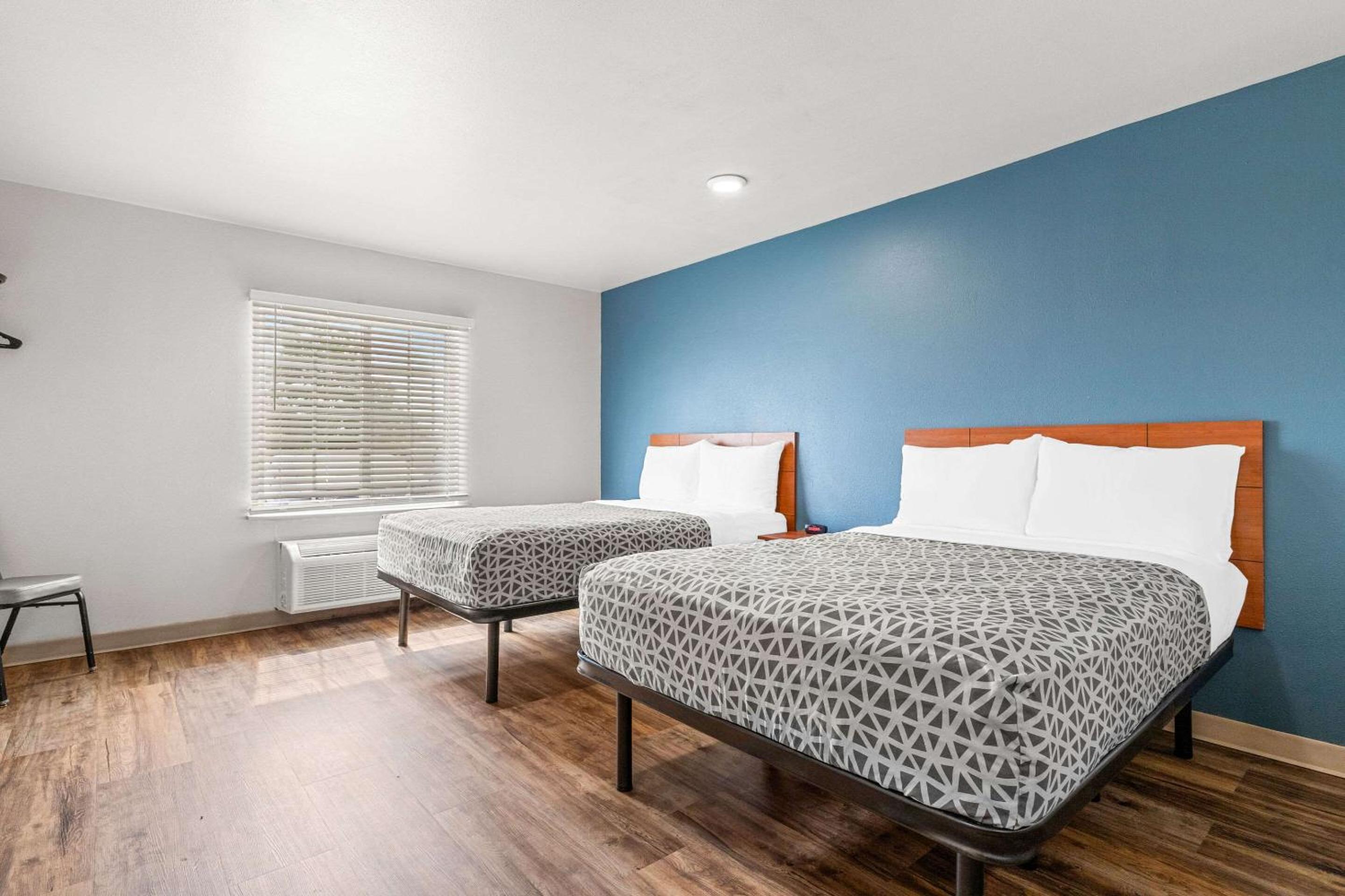 Double Room with Two Double Beds - Non-Smoking photo 3