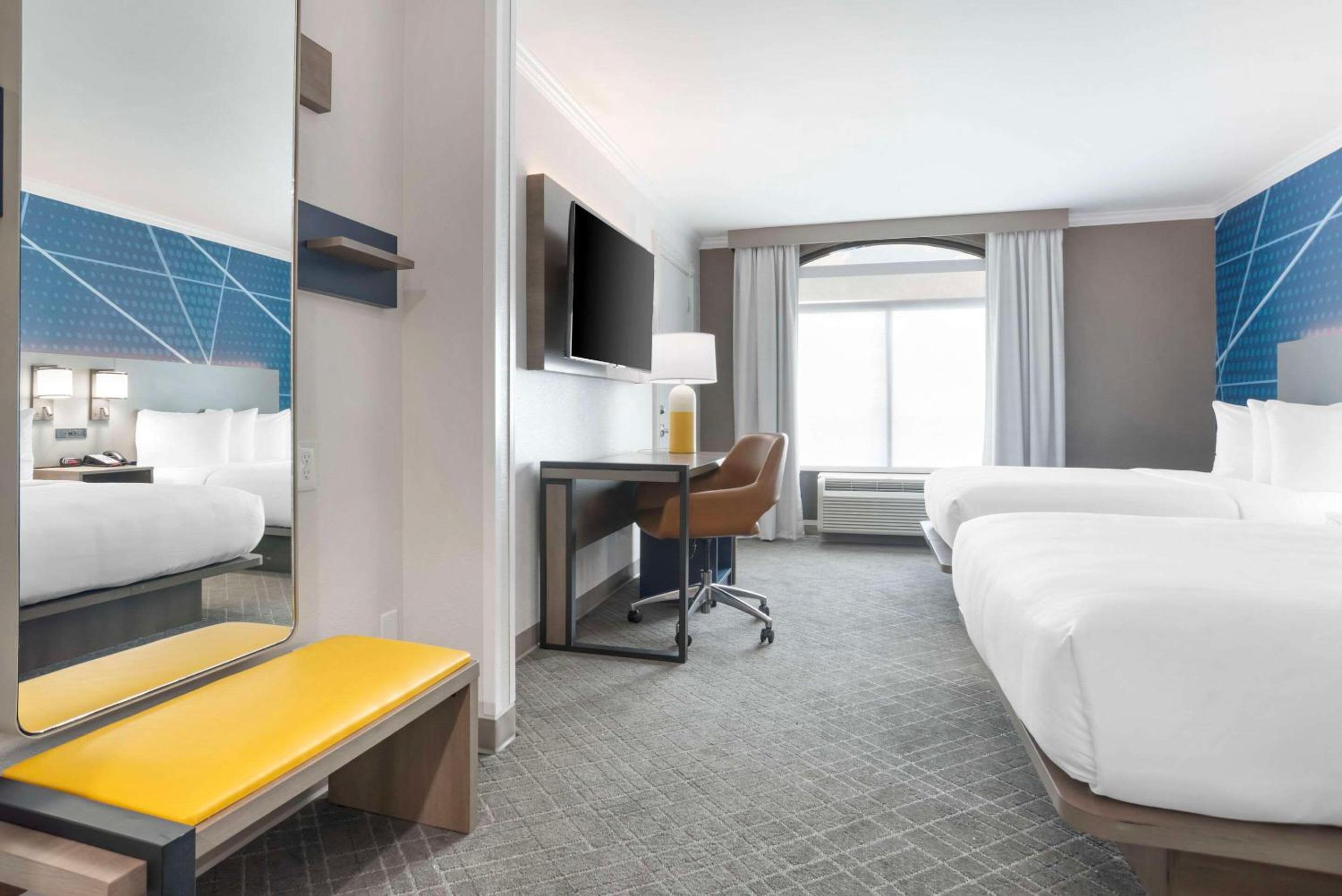 Standard Queen Room with Two Queen Beds - Non Smoking  - Photo 1
