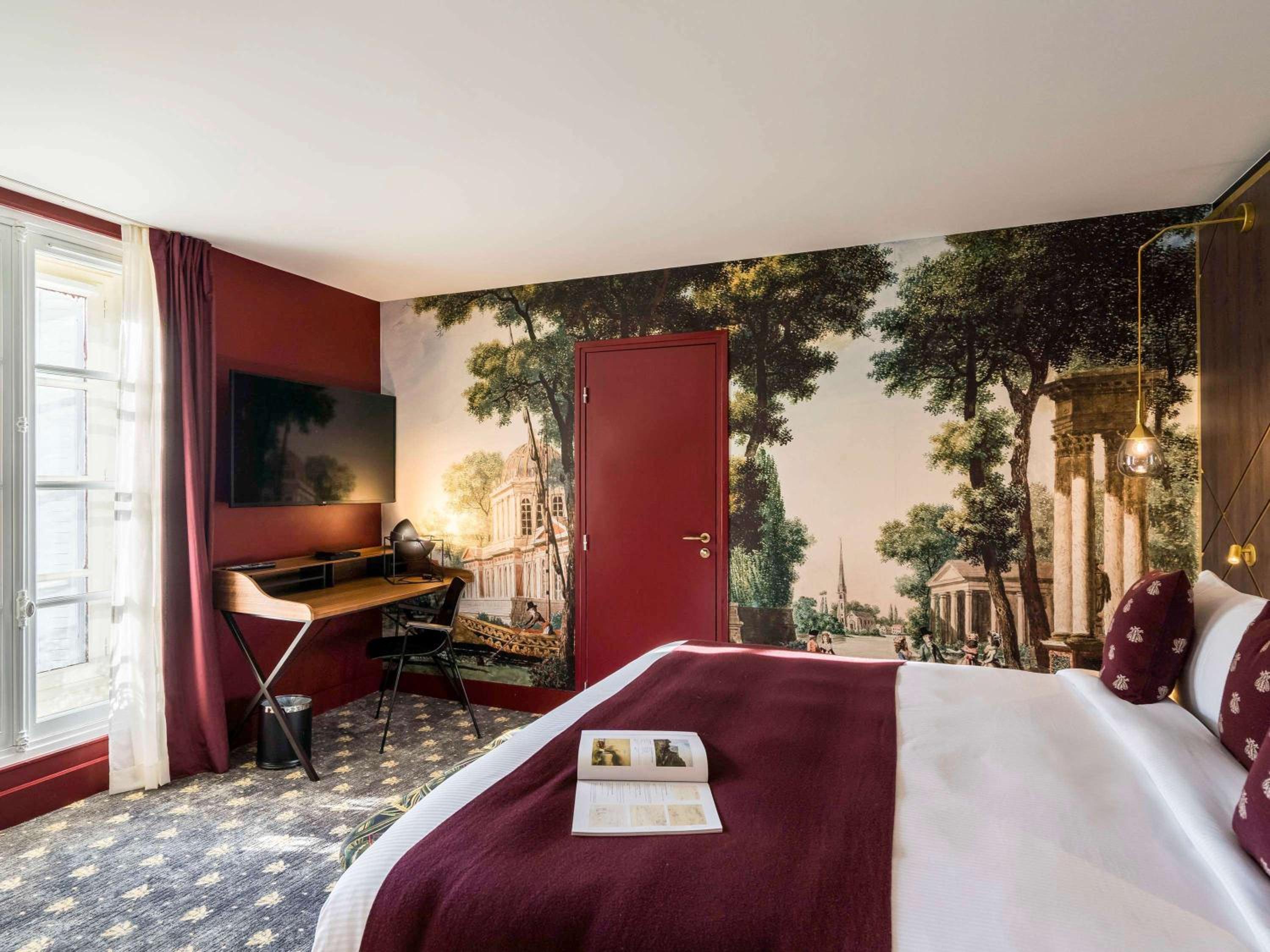 Deluxe King Room with View photo 3