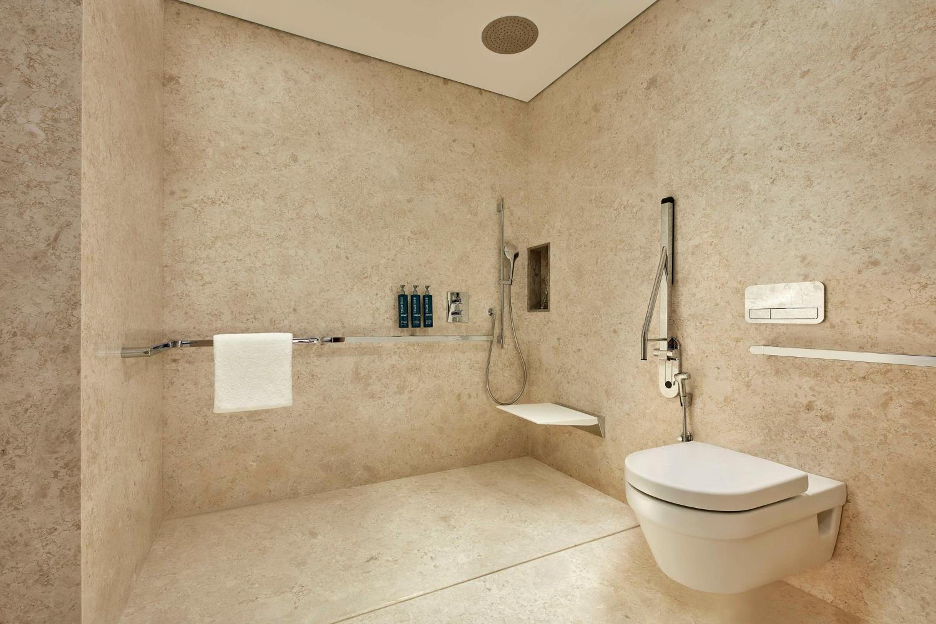 King Room - Mobility Accessible  - Photo 5
