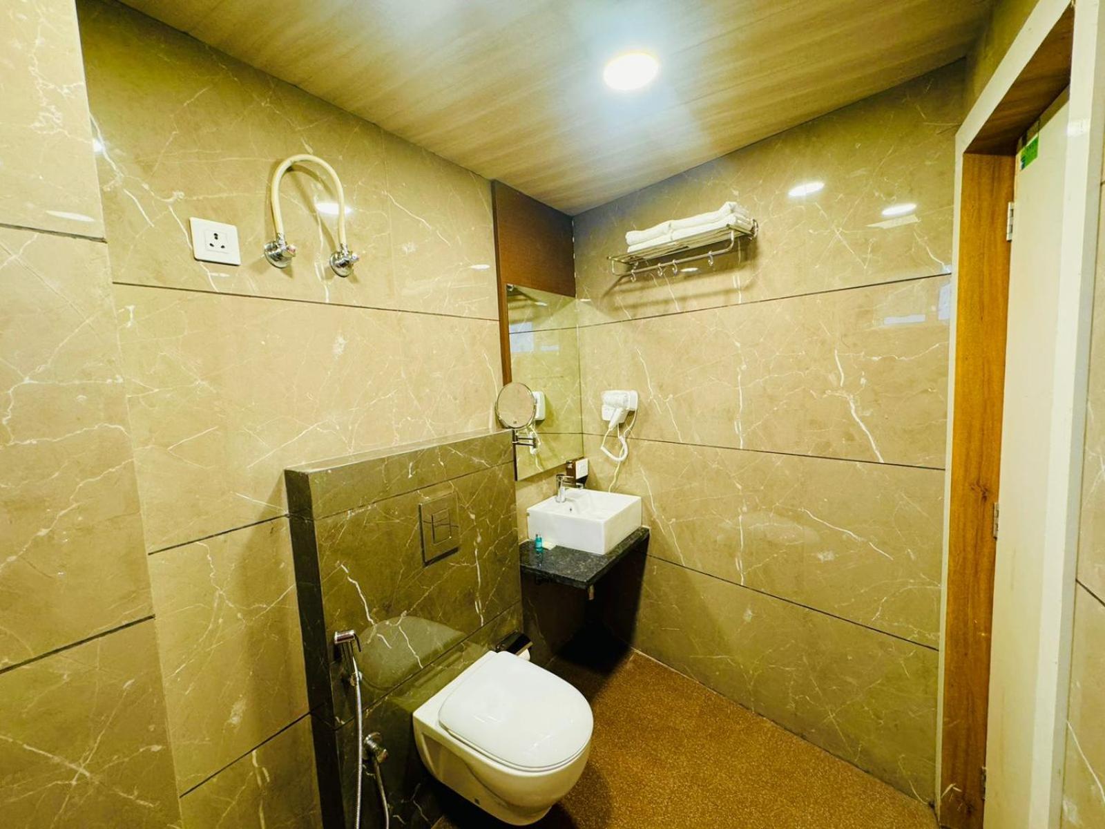 Deluxe Triple Room photo 2