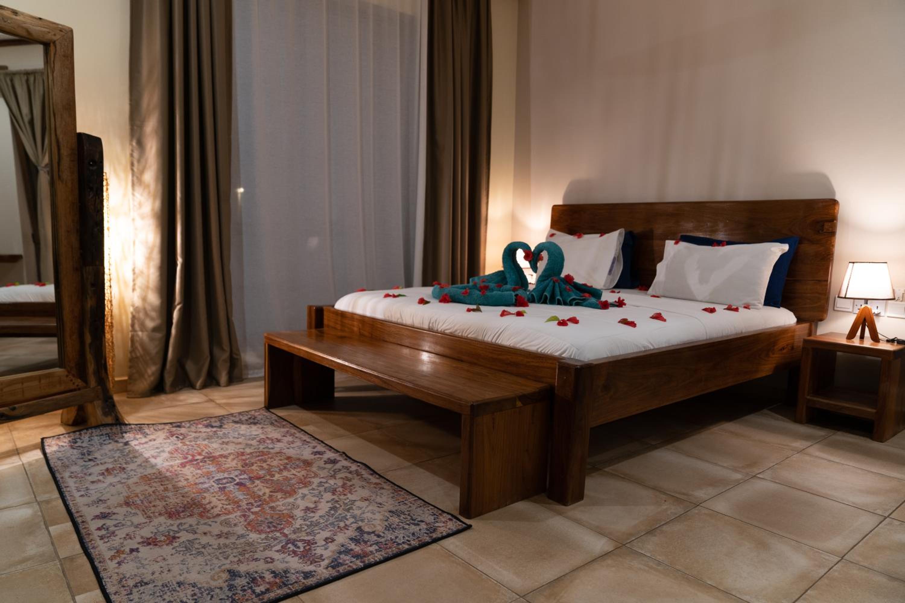 Suite with Balcony and Partial Sea View - Photo 42