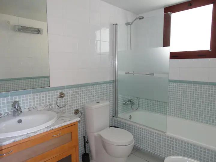 One-Bedroom Apartment photo 3