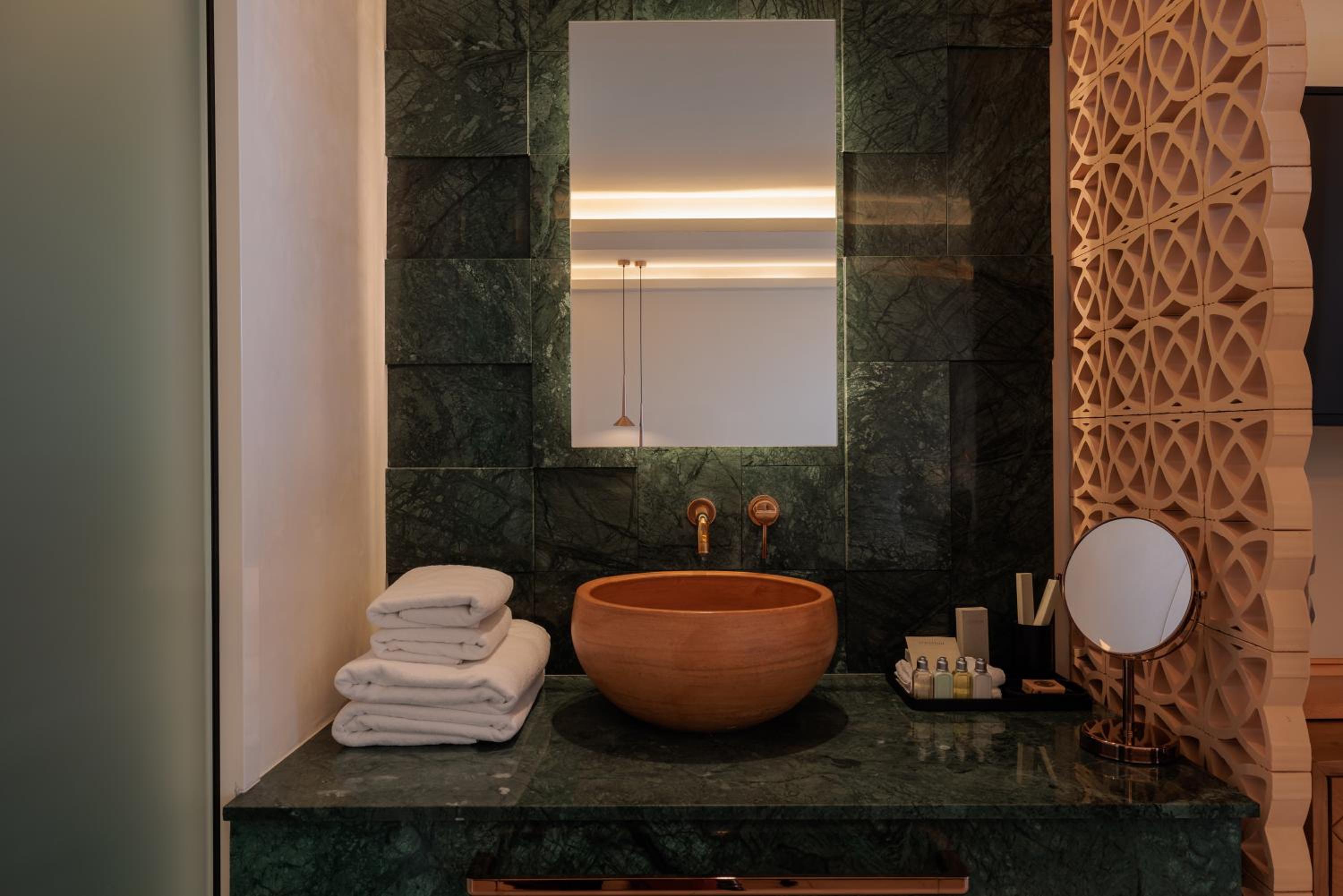 Superior Double Room with Outdoor Jetted Tub photo 3