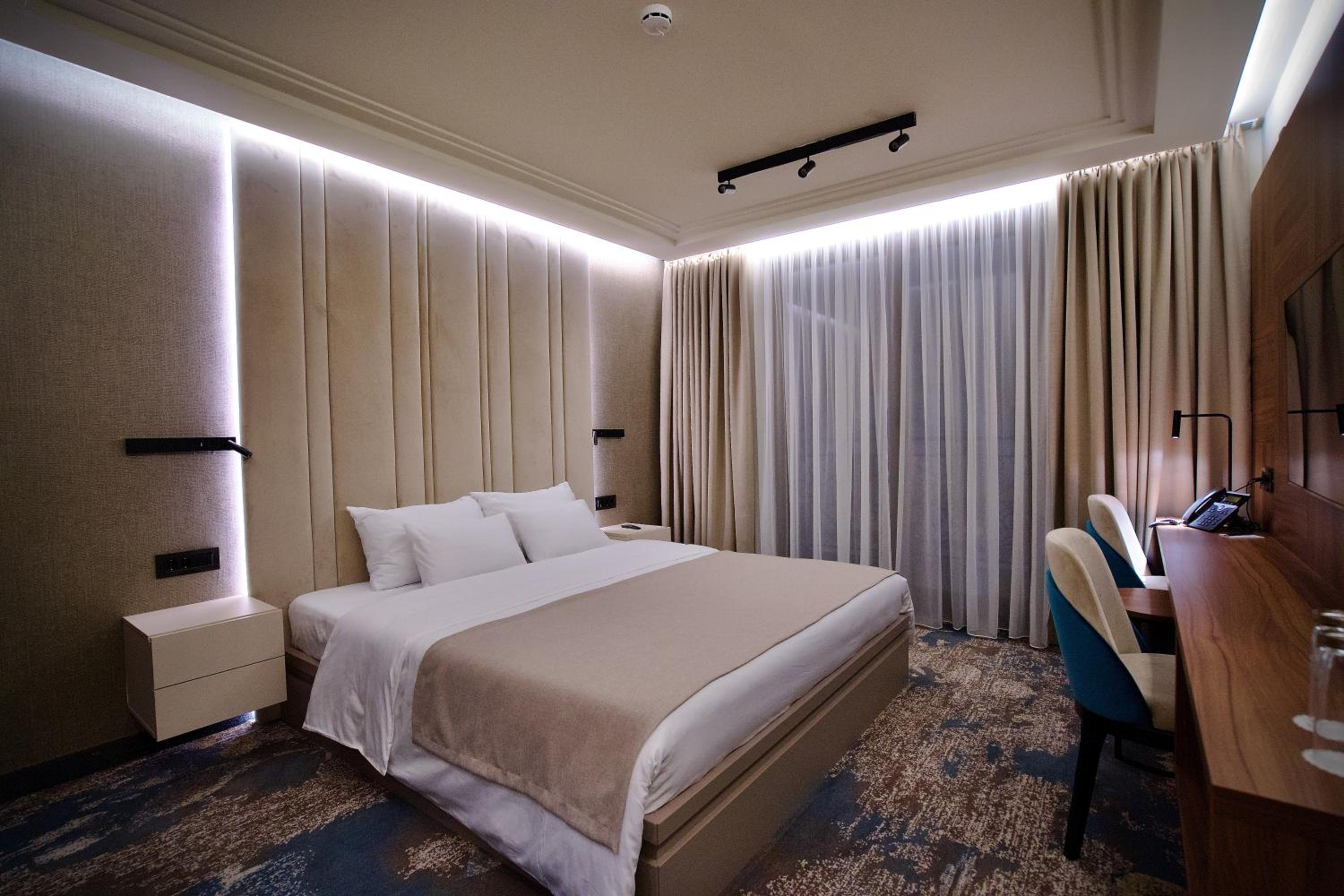 Deluxe Double Room photo 3
