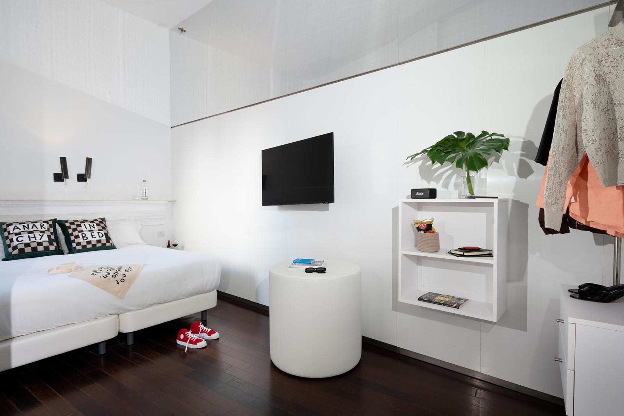 Deluxe Double Room with Balcony photo 1