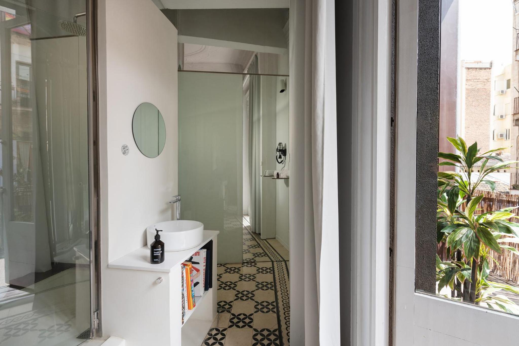Deluxe Double Room with Balcony photo 2