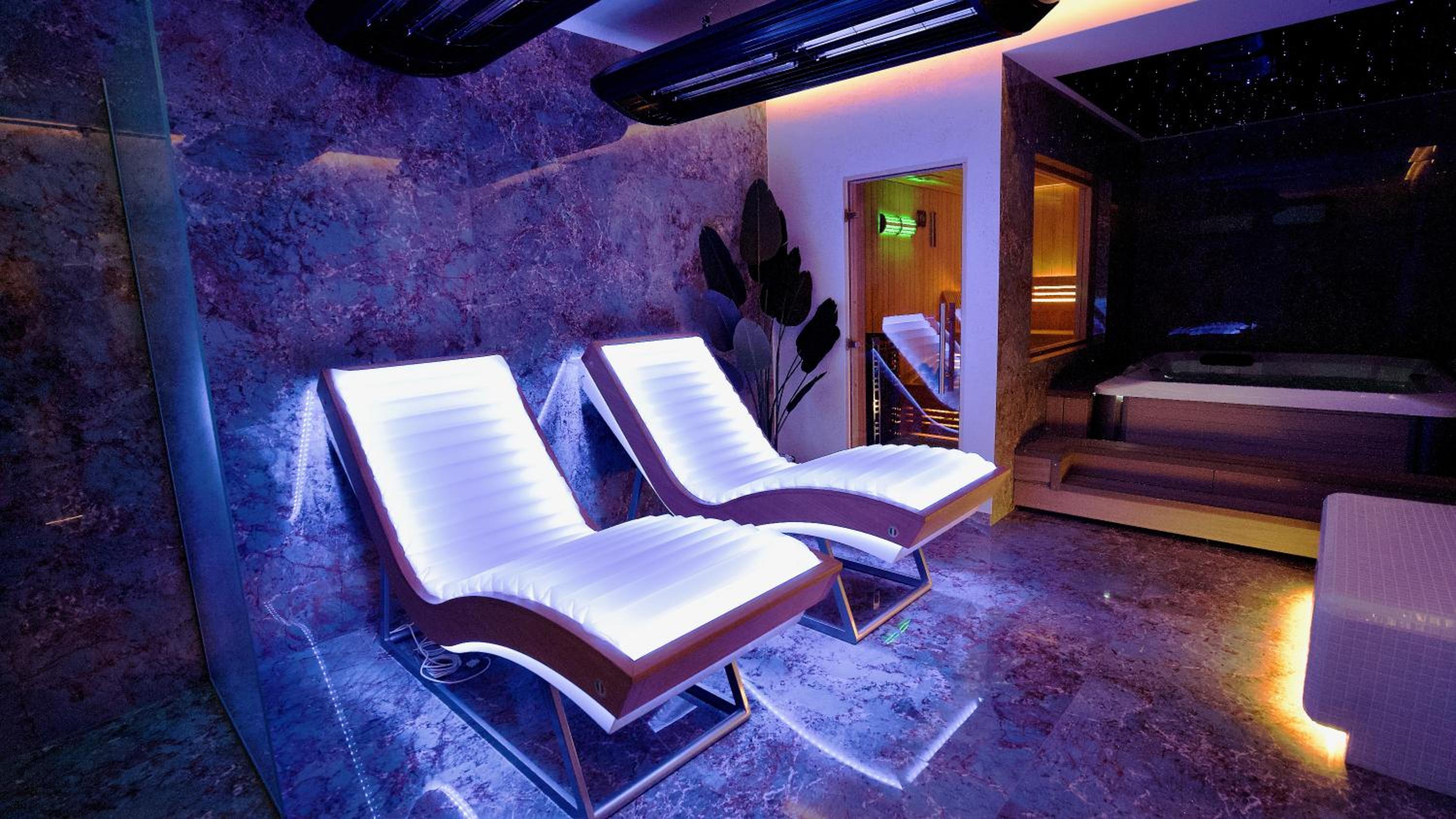 Deluxe Double or Twin Room photo 2