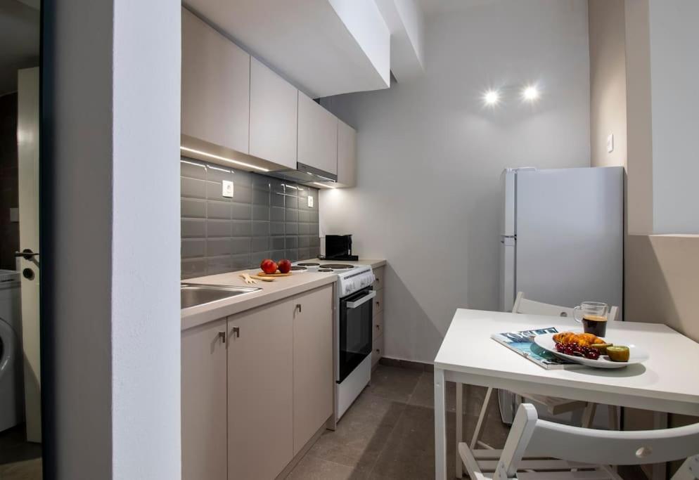 One-Bedroom Apartment photo 2