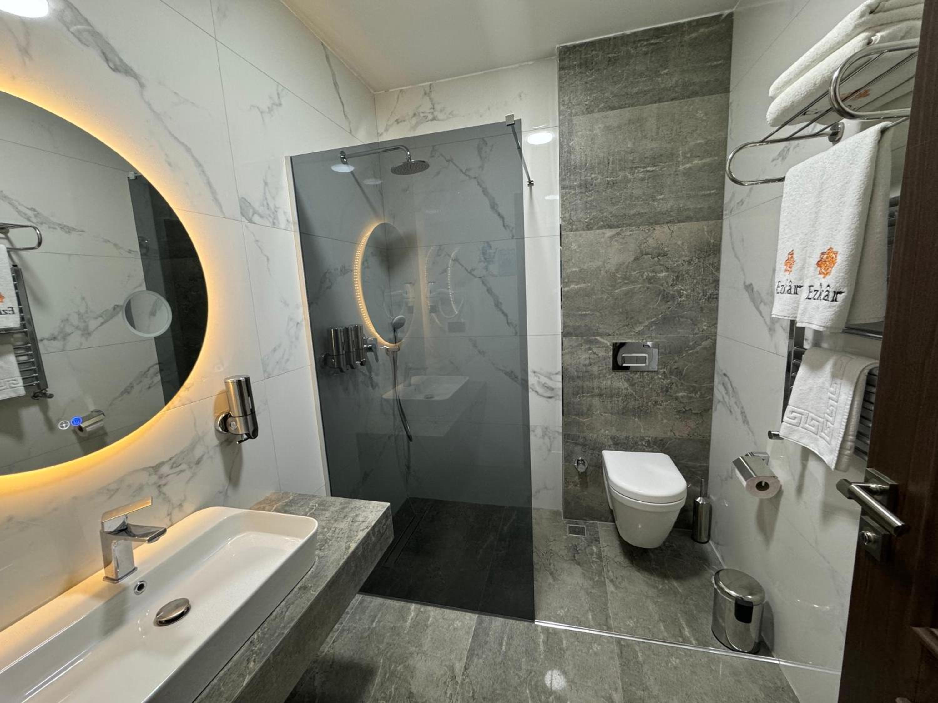 Double Room with Lake View photo 3