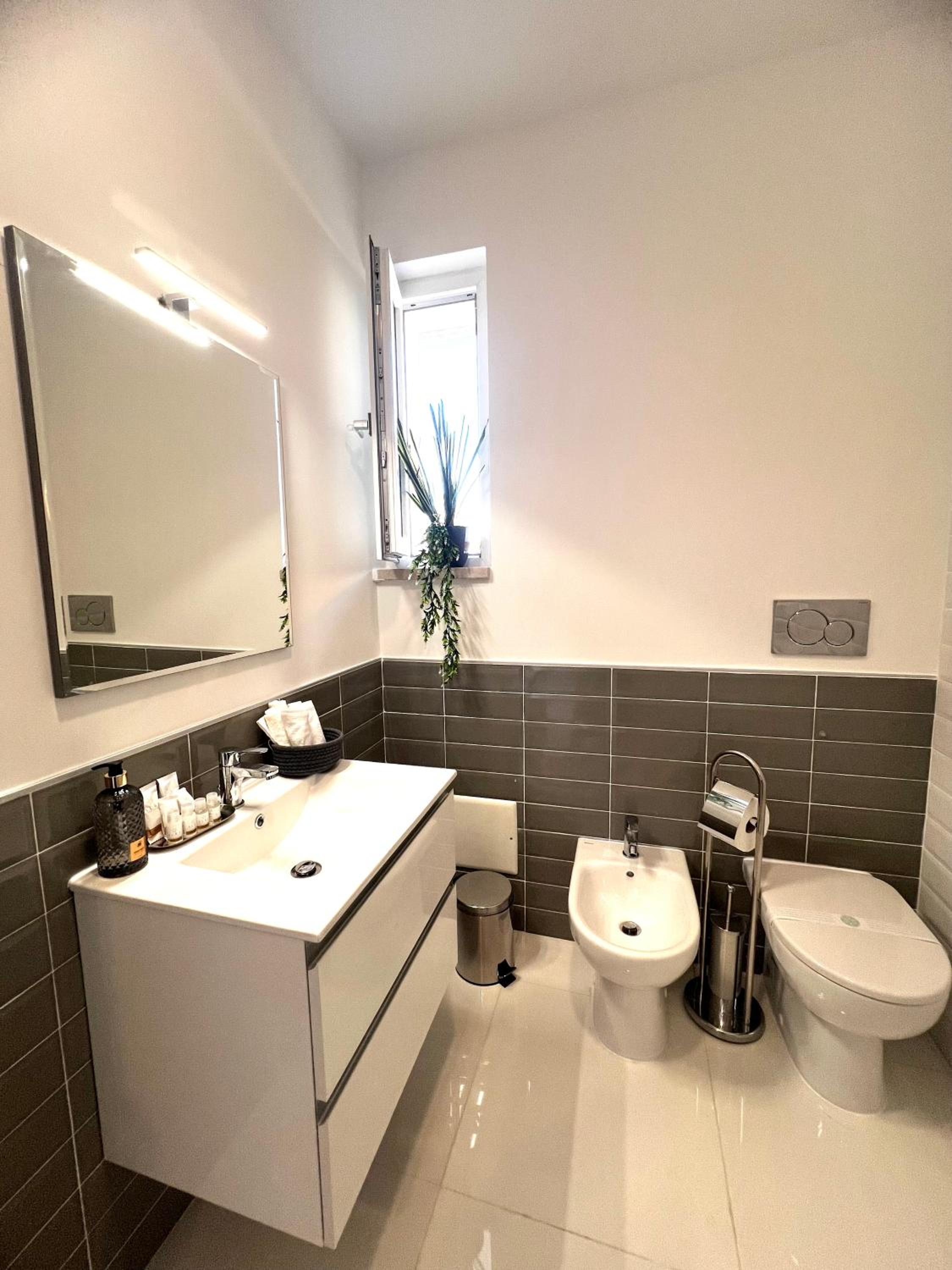 One-Bedroom Apartment with Terrace photo 2