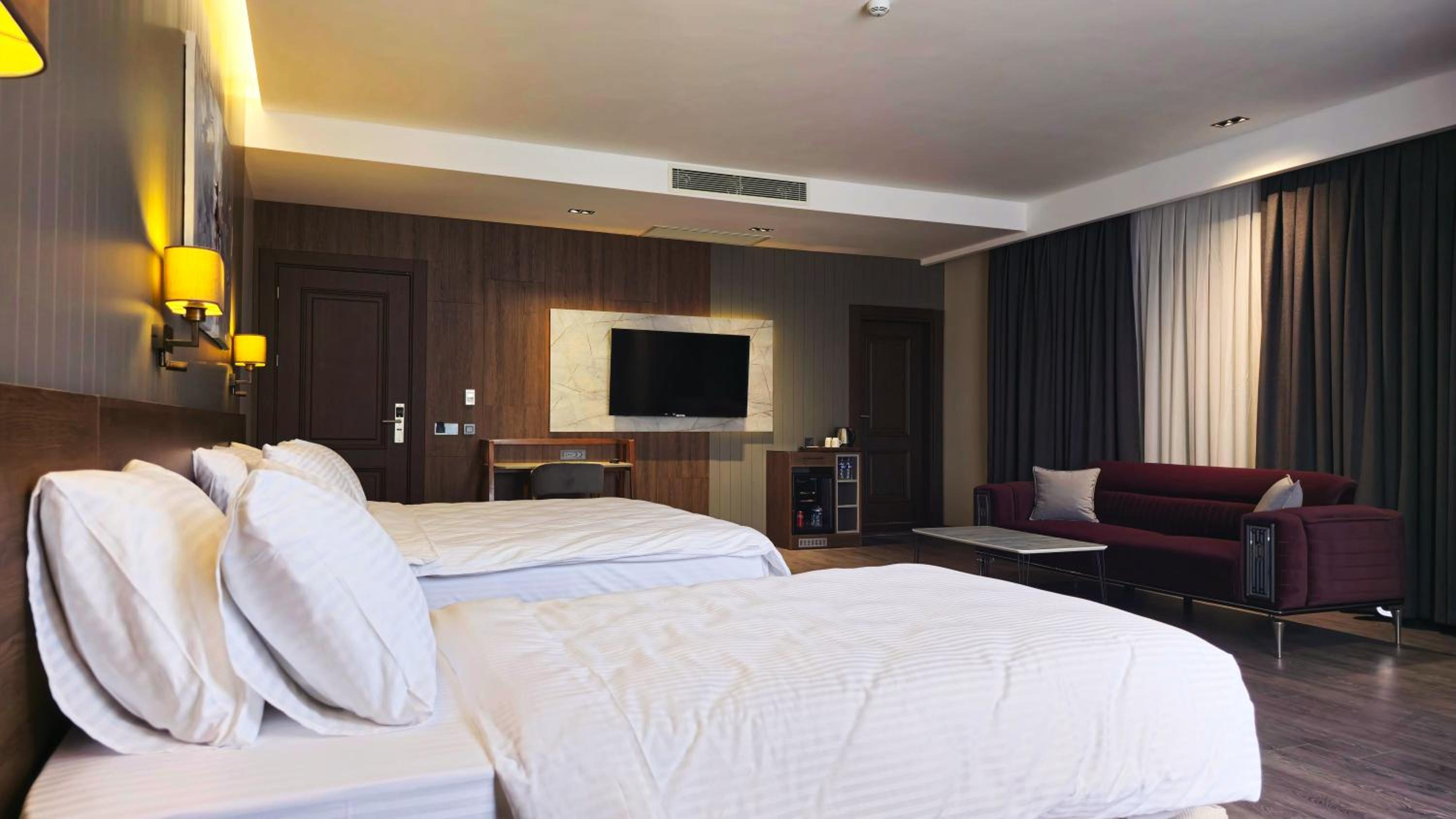 Quadruple Room with Lake View photo 3