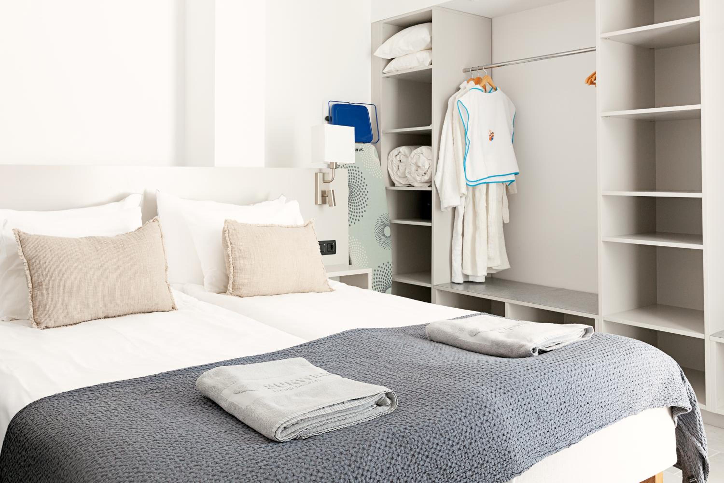 Apartamento de una habitación con balcón y vista al mar