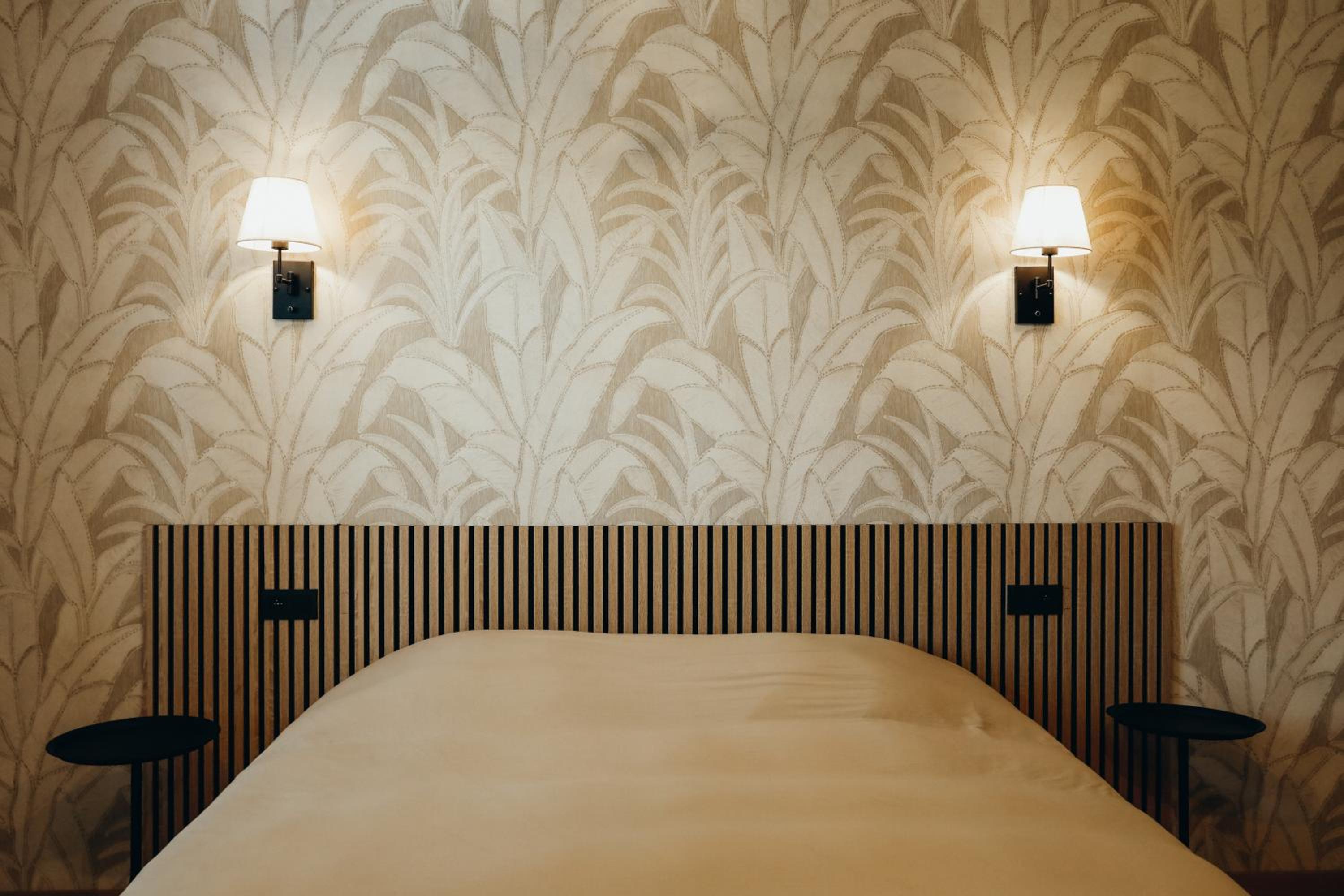 Deluxe Double Room with Balcony photo 3
