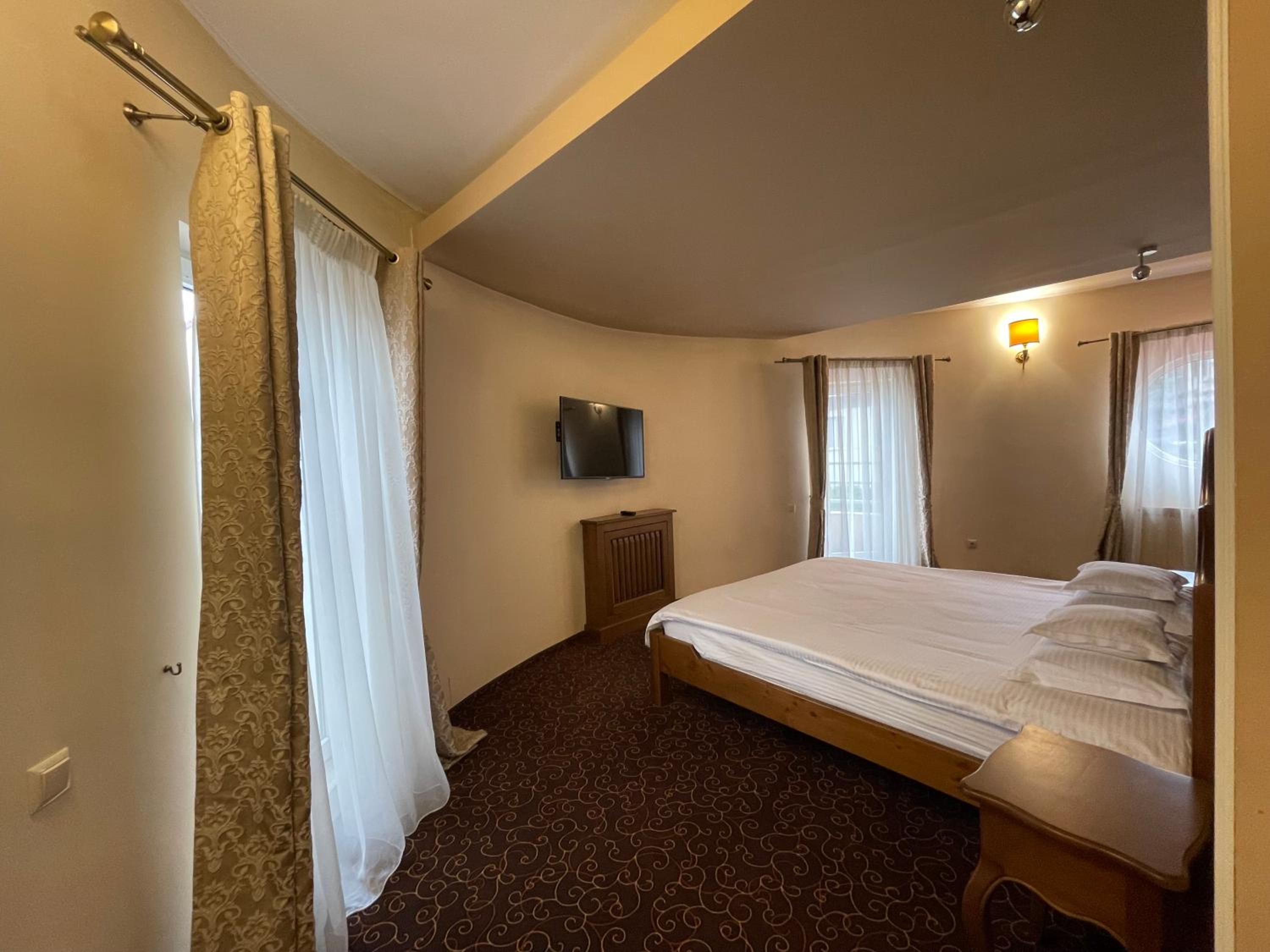 Deluxe Junior Suite photo 3