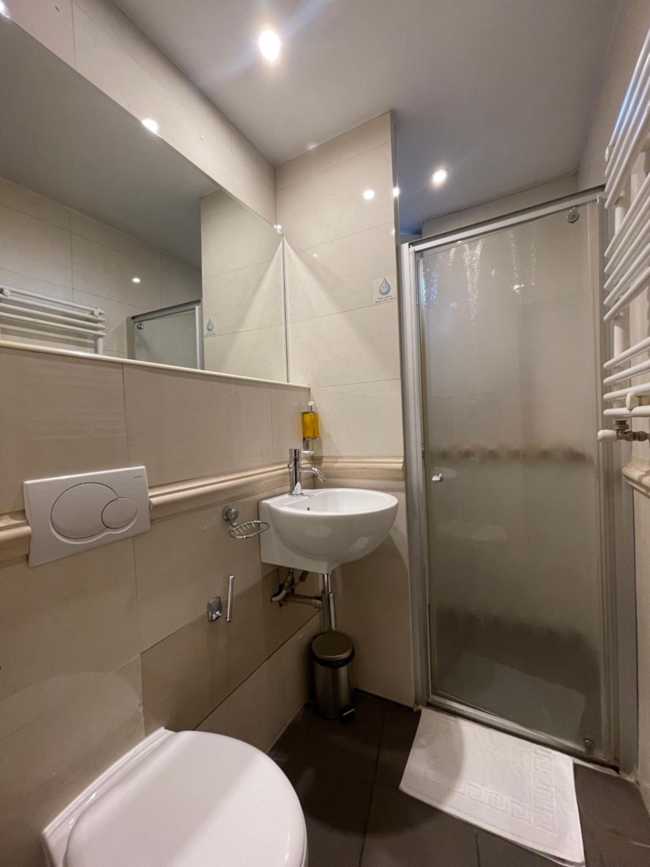 Standard Double Room photo 3