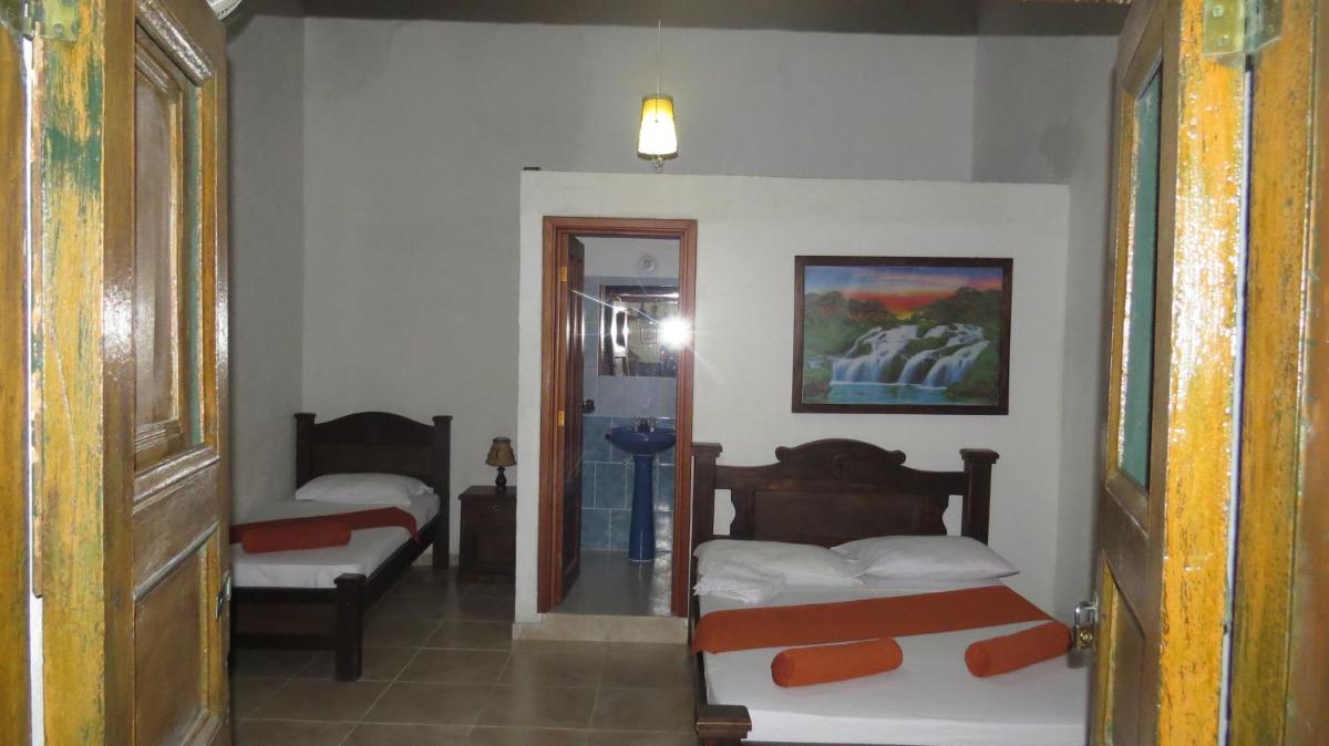 Triple Room with Private Bathroom photo 3