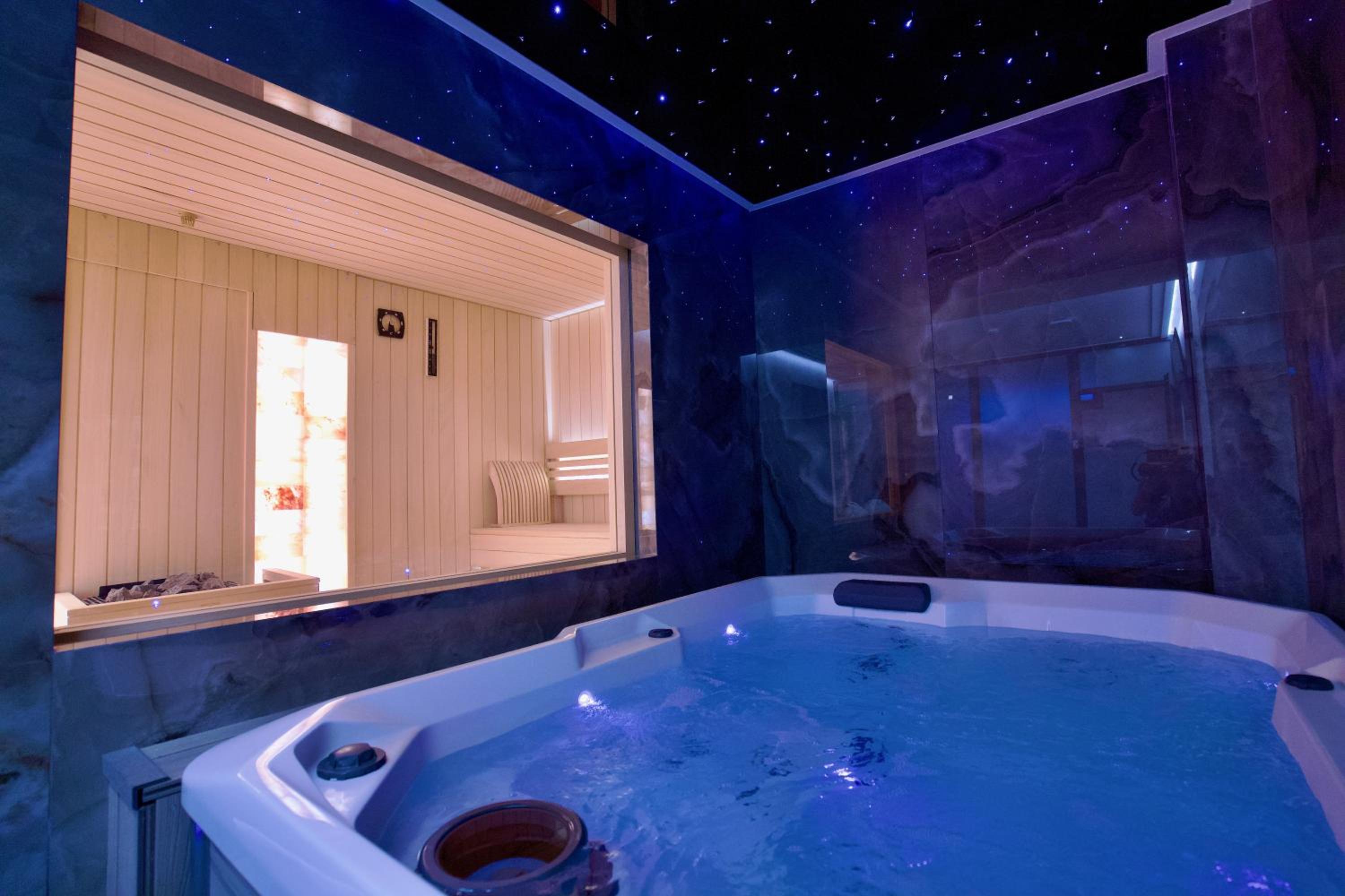 Deluxe Double or Twin Room photo 3