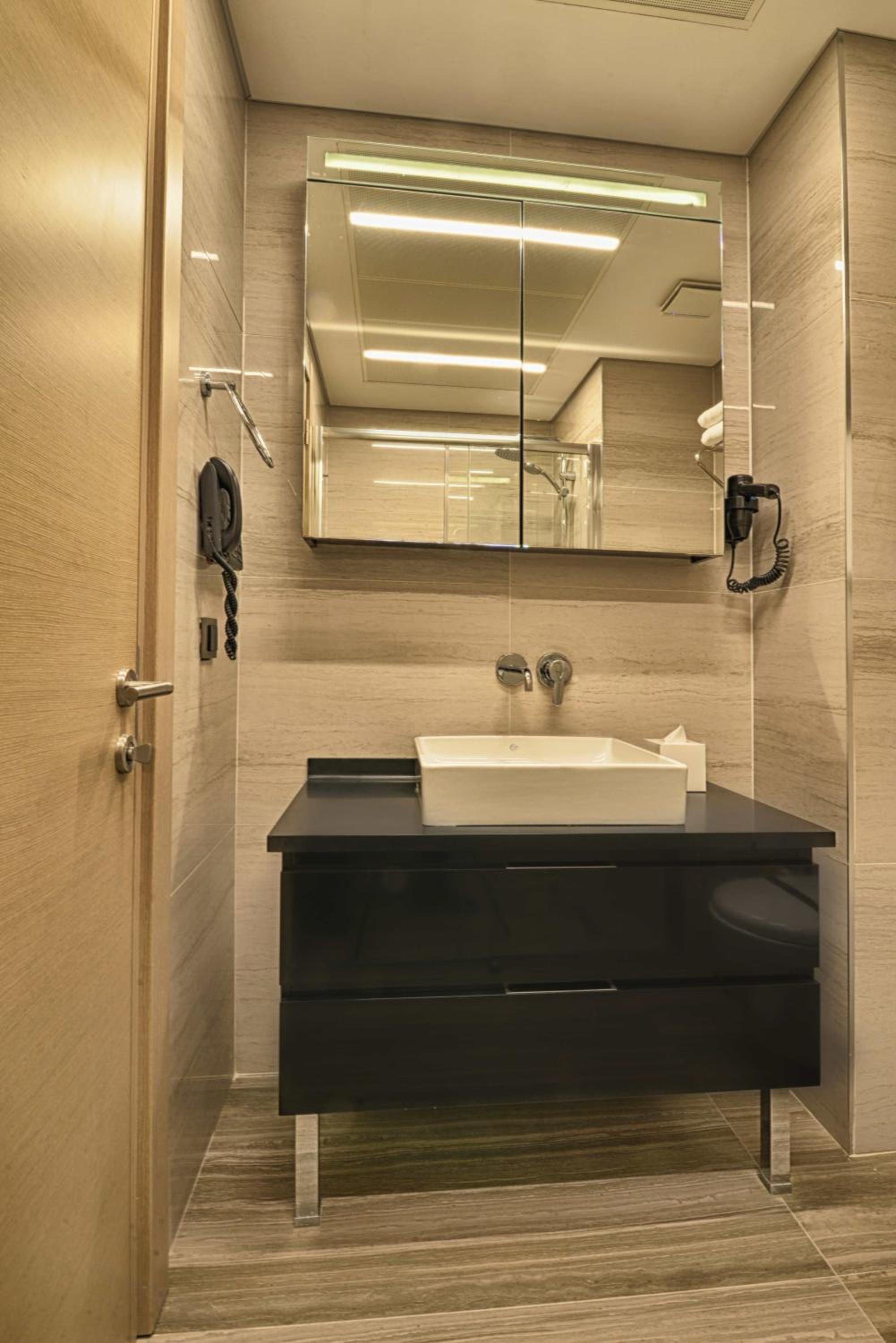 Standard Twin Room with Balcony and View