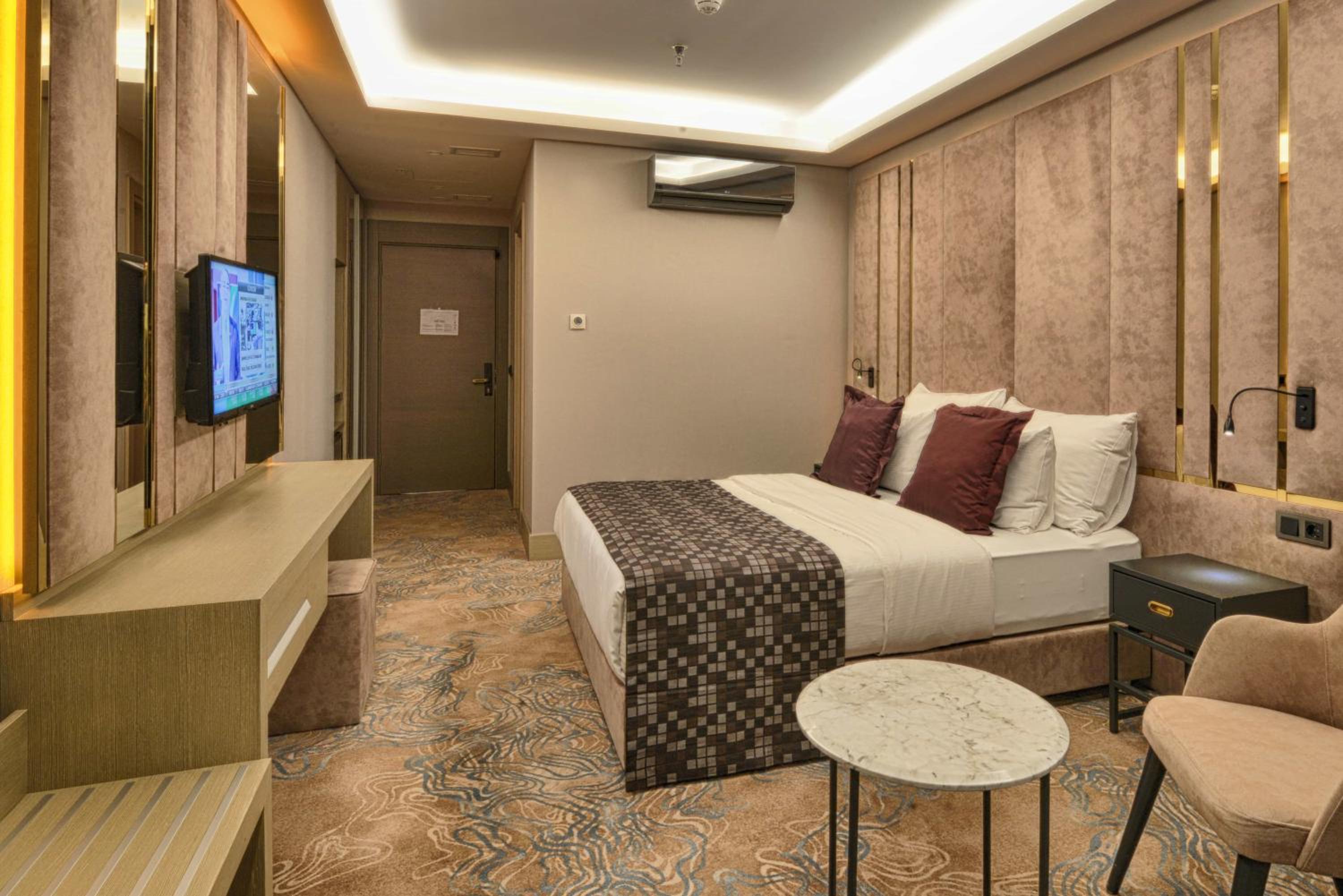 Standard Double Room with View