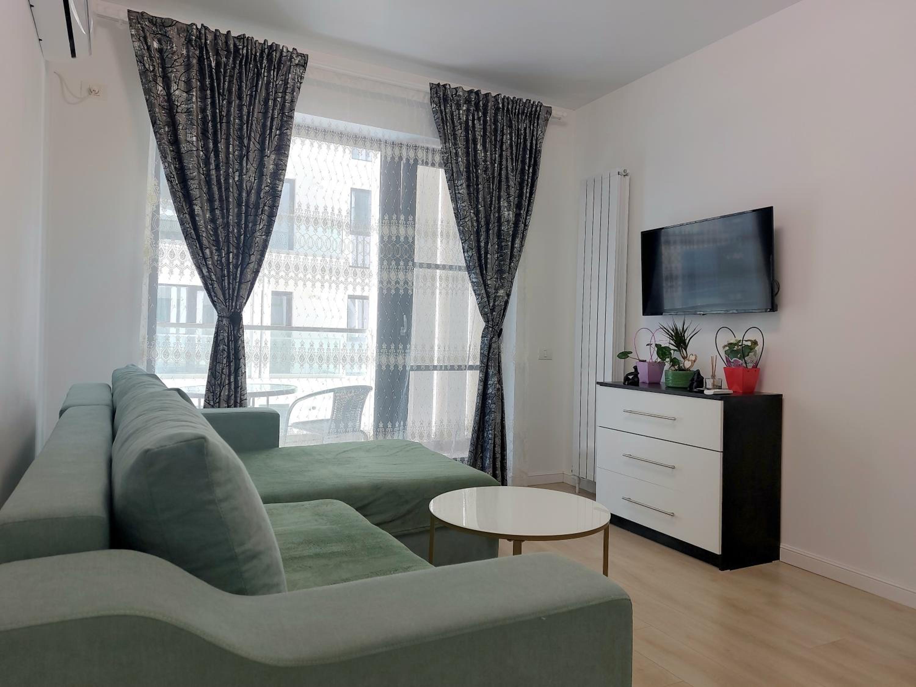 One-Bedroom Apartment with Balcony photo 1