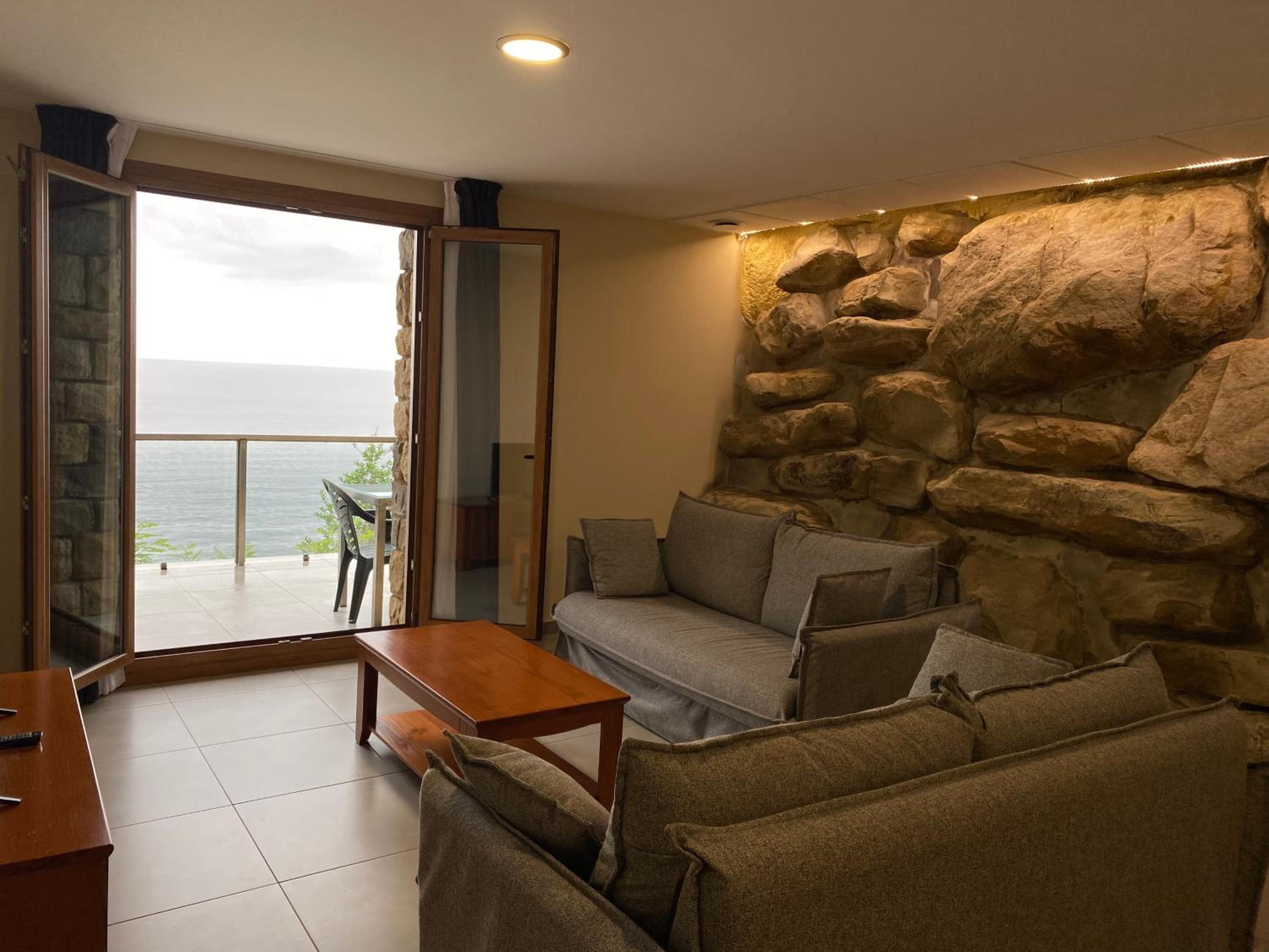 Apartment with Sea View (double bed, sofa bed + extra bed) photo 2
