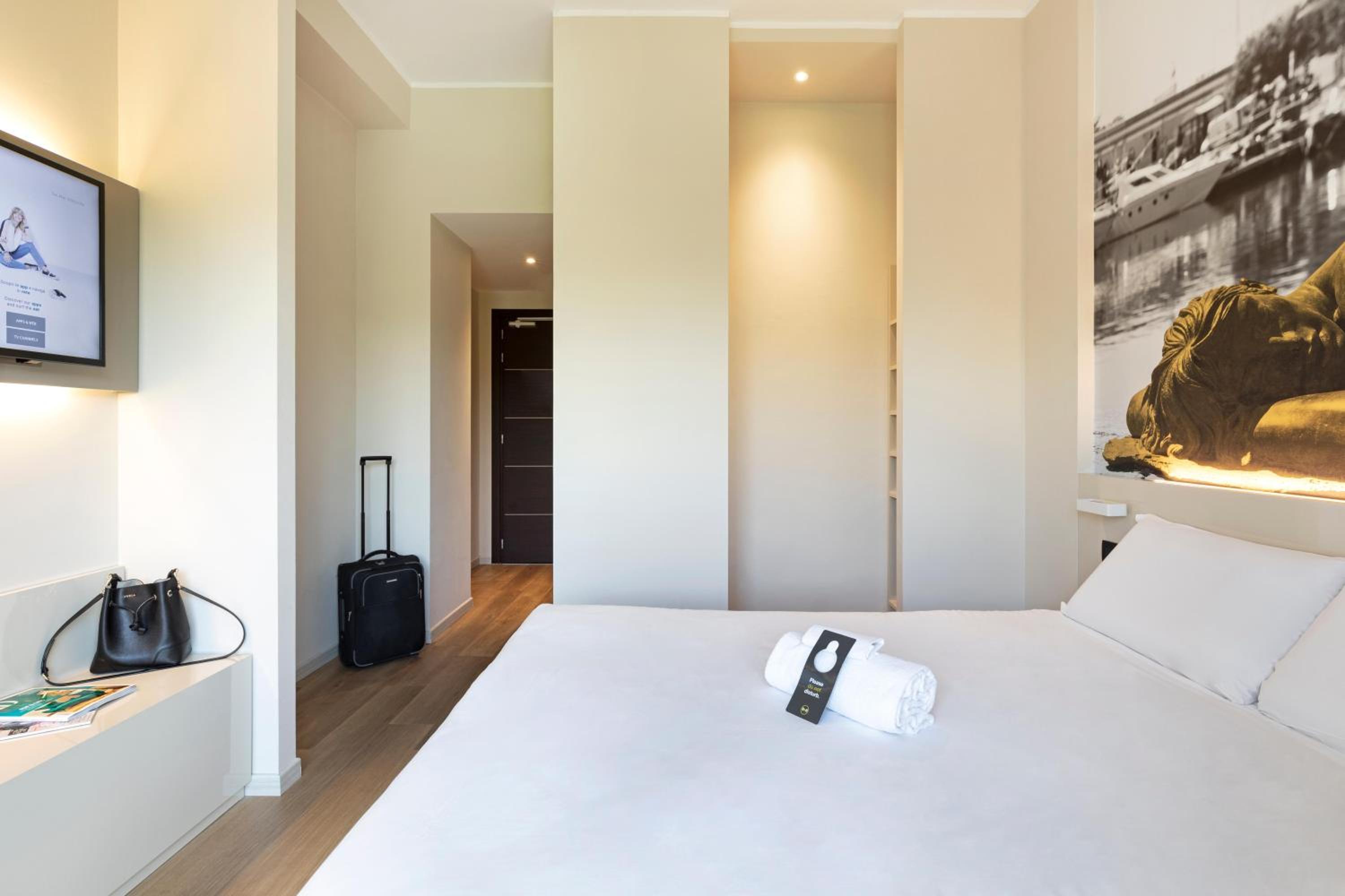 Double Room with Sea View - Photo 7