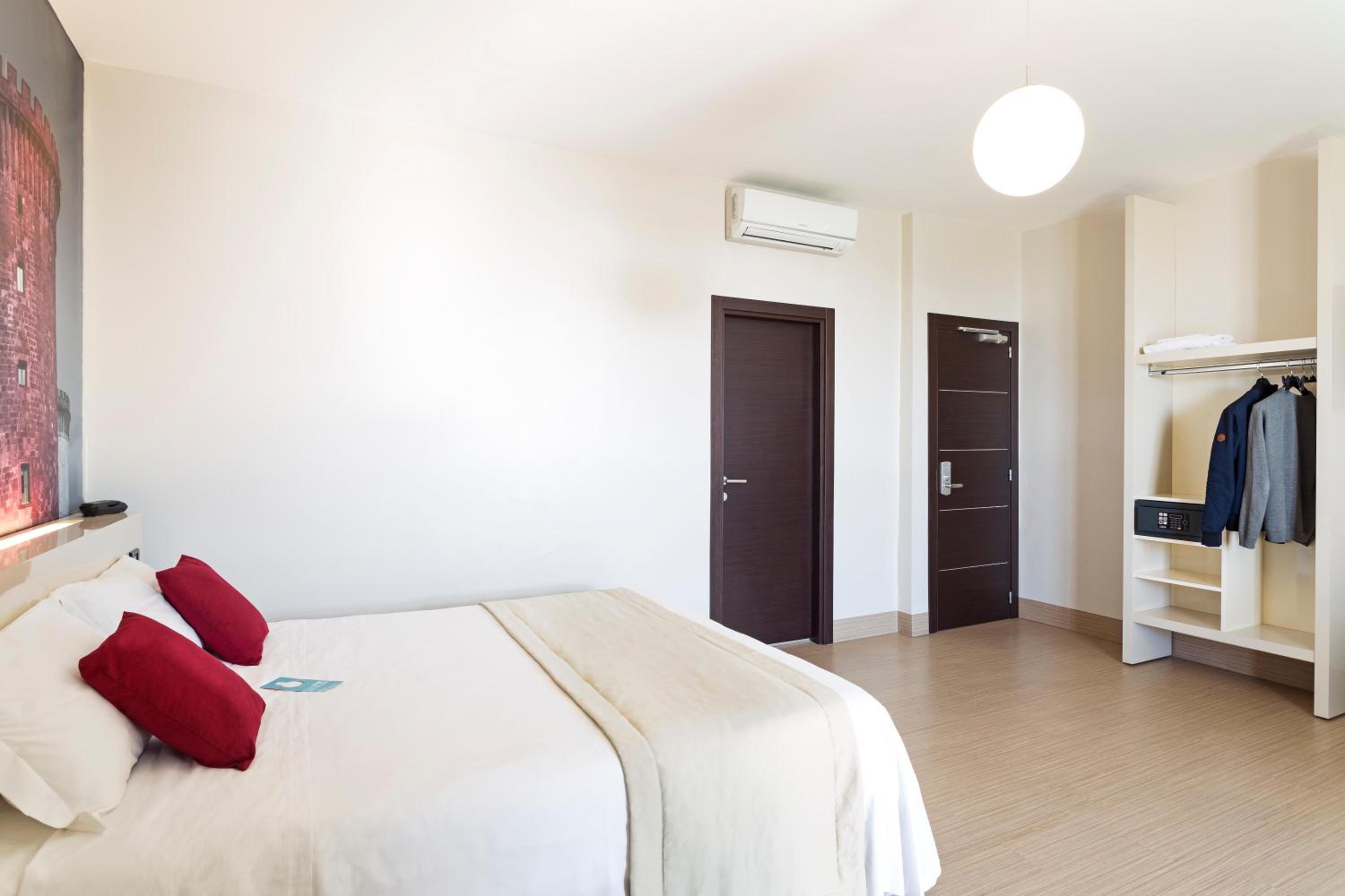 Double Room - Photo 9